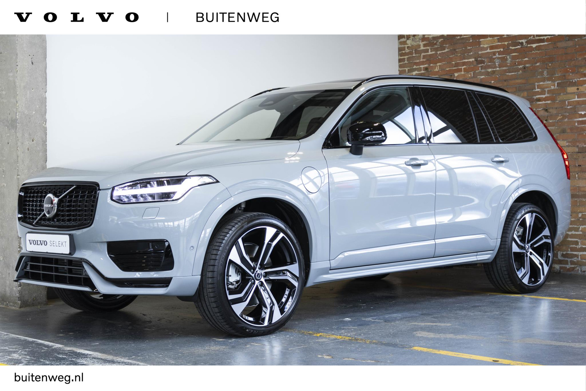 Volvo XC90 T8 Recharge AWD Ultimate Dark | Long Range | Luchtvering | Massagestoelen | Premium Audio by Bowers & Wilkins | 360° camera | 22" Lichtmetalen velgen | Stoelventilatie | Stoel- en stuurverwarming | bij viaBOVAG.nl