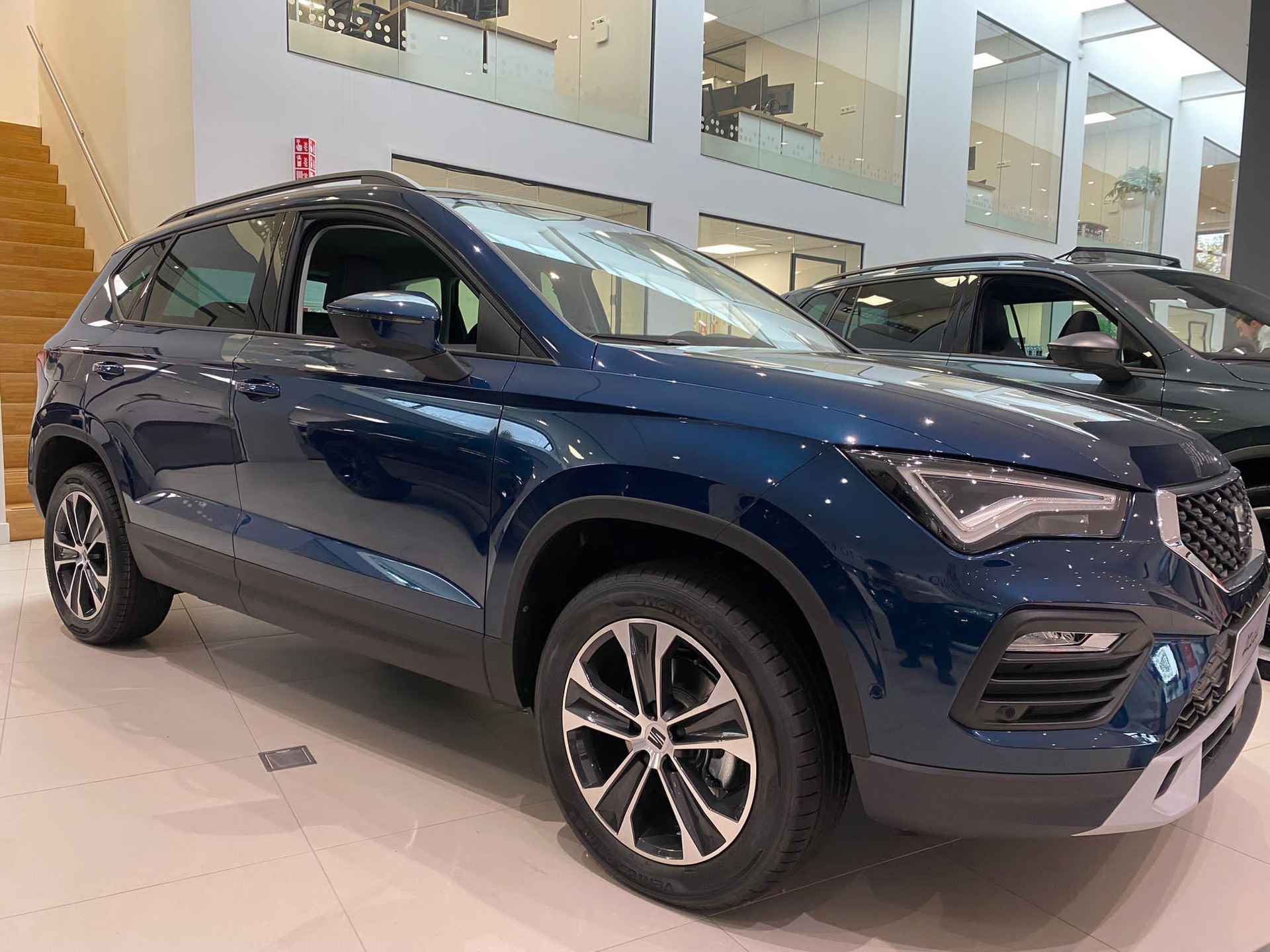 SEAT Ateca 1.5 TSI Style Business Intense 150 PK | LED Koplampen | Navigatie | Climate Control | Achteruitrijcamera | Stoelverwarming | Adaptive Cruise control | Parkeersensoren | Apple Carplay/Android Auto | Privacy Glass | Lichtmetalen velgen | - 4/17