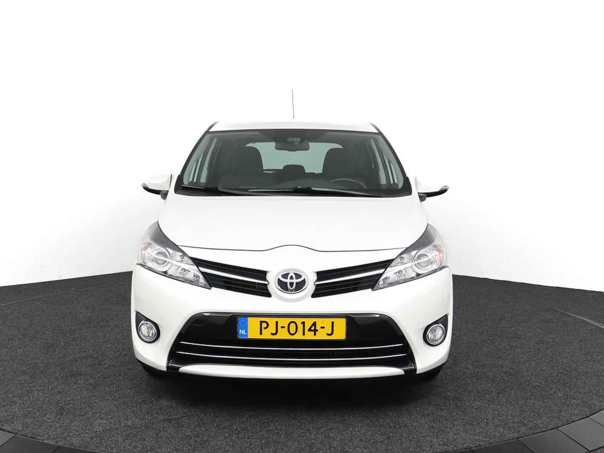 Toyota Verso 1.8 VVT-i Dynamic | Navigatie | Trekhaak | Pearl White parelmoer | - 16/43