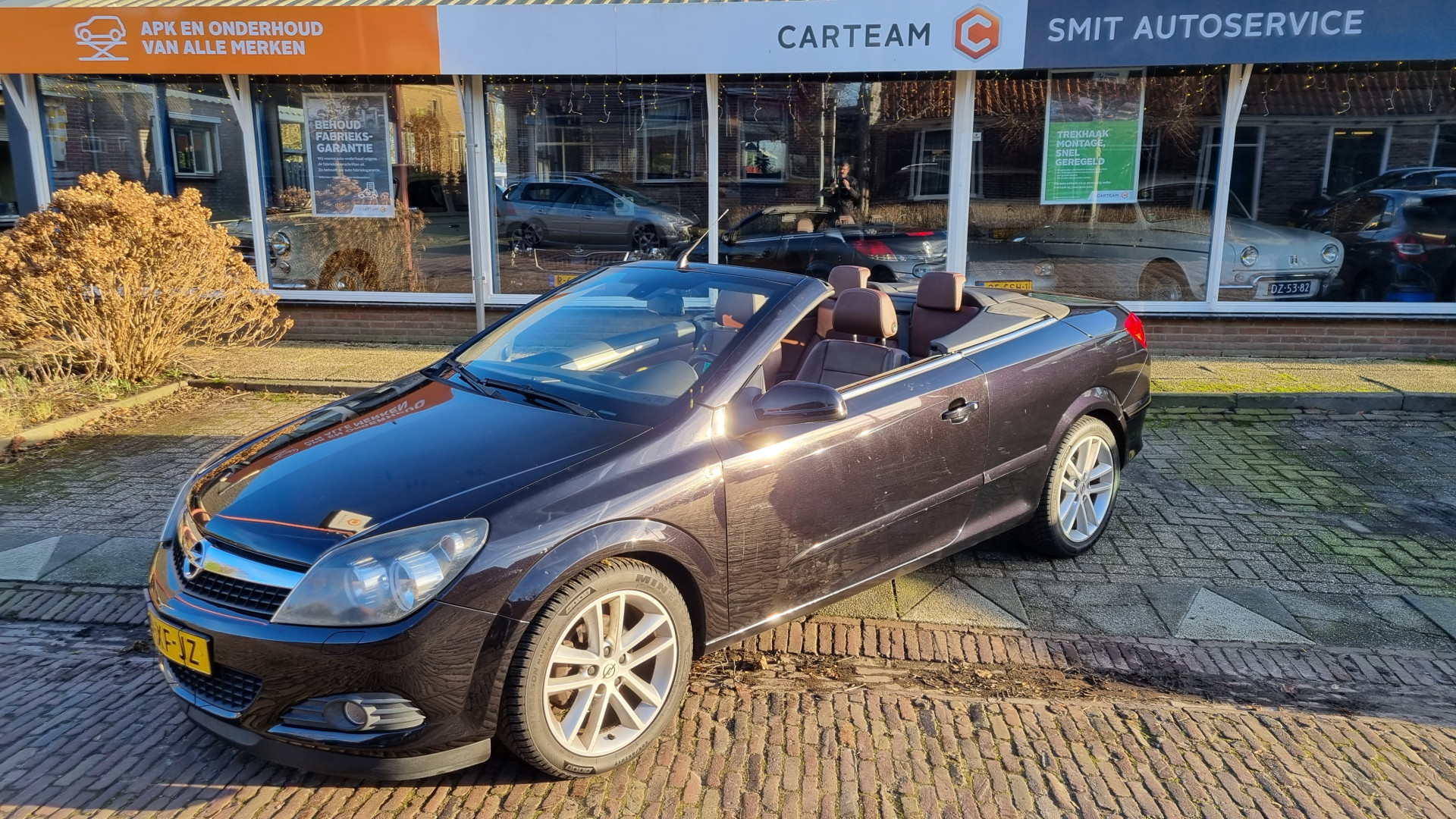 Opel Astra TwinTop 1.8 Cosmo Trekhaak cruise airco bij viaBOVAG.nl