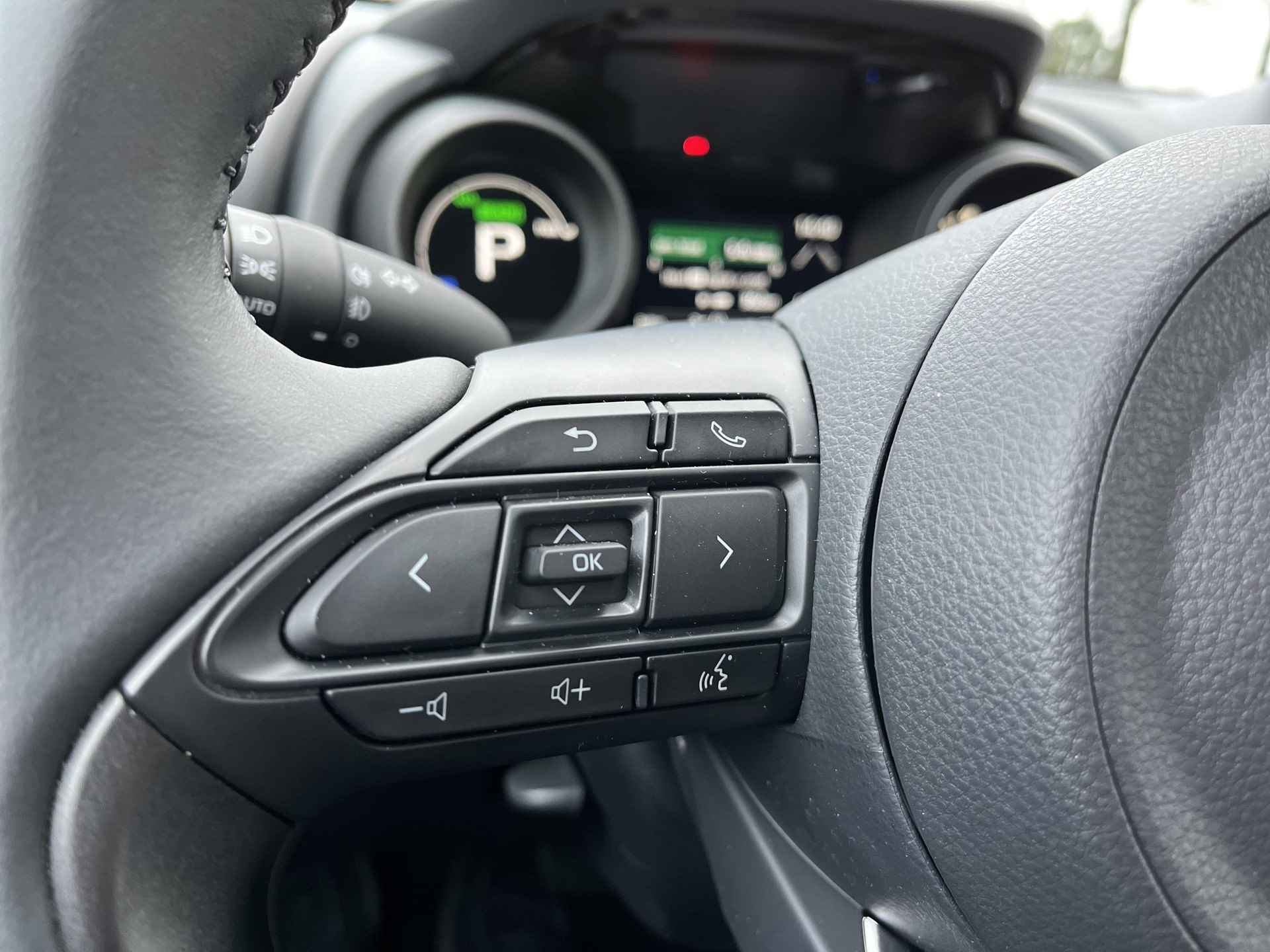 Toyota Yaris 1.5 Hybrid Dynamic | Carplay | LED koplampen | Keyless entry | Licht metalen velgen | - 13/24