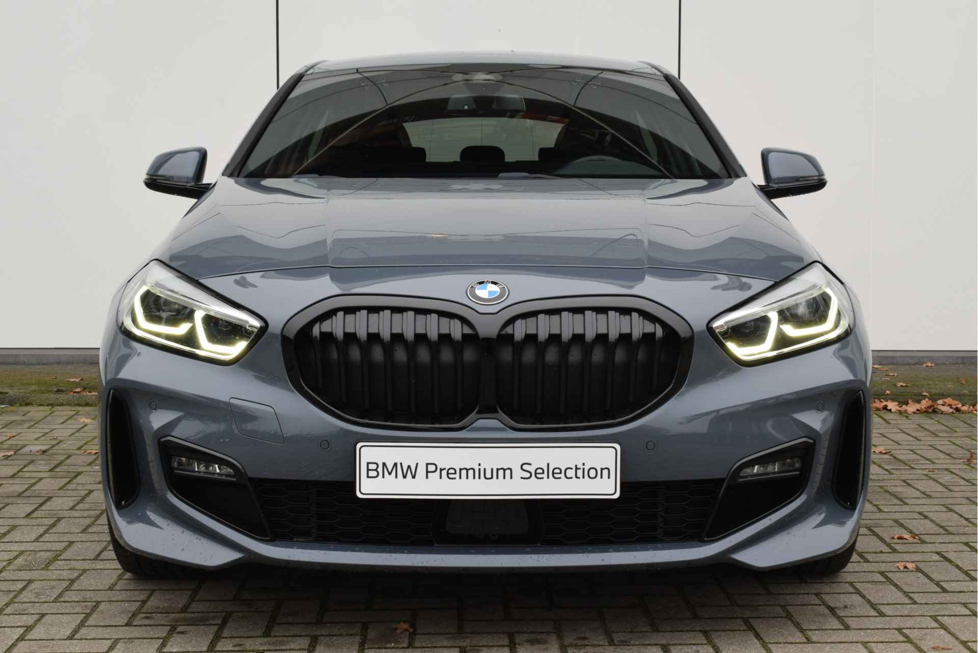 BMW 1-serie 118i Executive M Sport Automaat / M Sportstoelen / Adaptieve LED / Parking Assistant / Live Cockpit Professional - 8/18