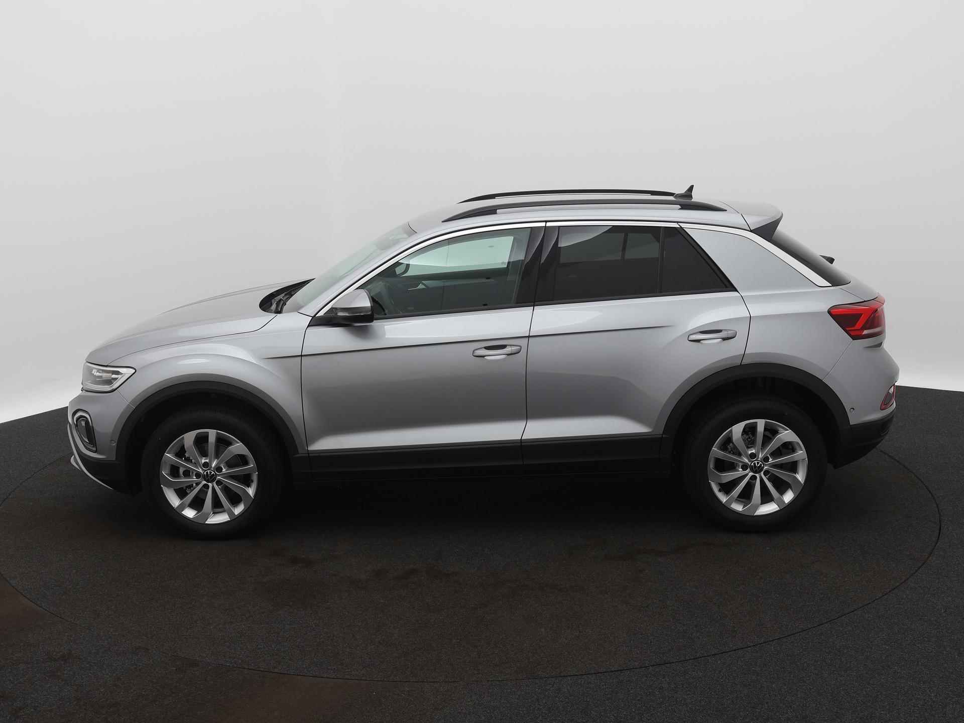 Volkswagen T-Roc 1.0 TSI Oranje Edition 116 PK | Dodehoek sensoren | Parkeersensoren | Navigatie | LED koplampen | Apple Carplay | Android Auto | 17" Lichtmetalen velgen | Camera | - 2/18