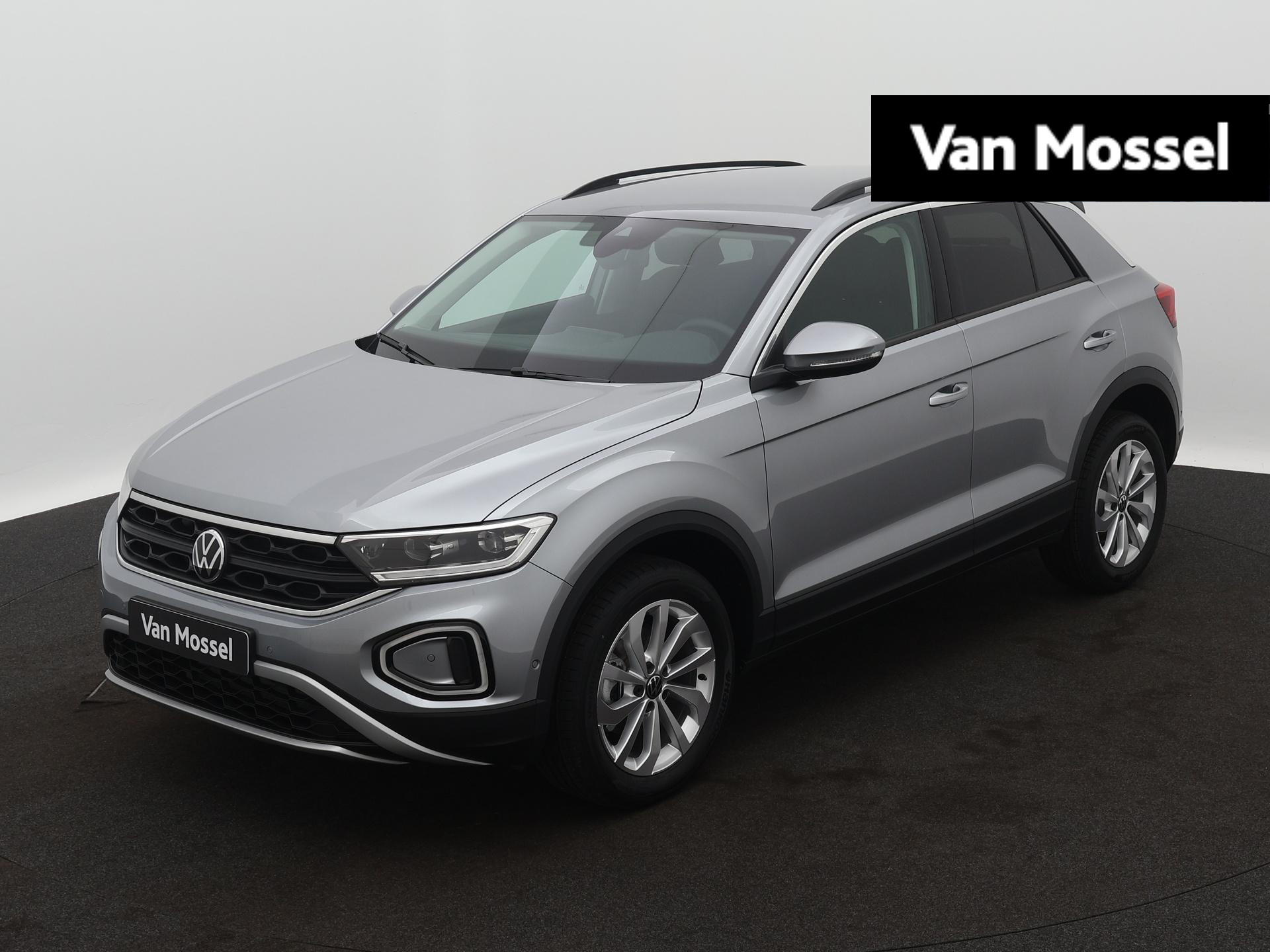 Volkswagen T-Roc 1.0 TSI Oranje Edition 116 PK | Dodehoek sensoren | Parkeersensoren | Navigatie | LED koplampen | Apple Carplay | Android Auto | 17" Lichtmetalen velgen | Camera |