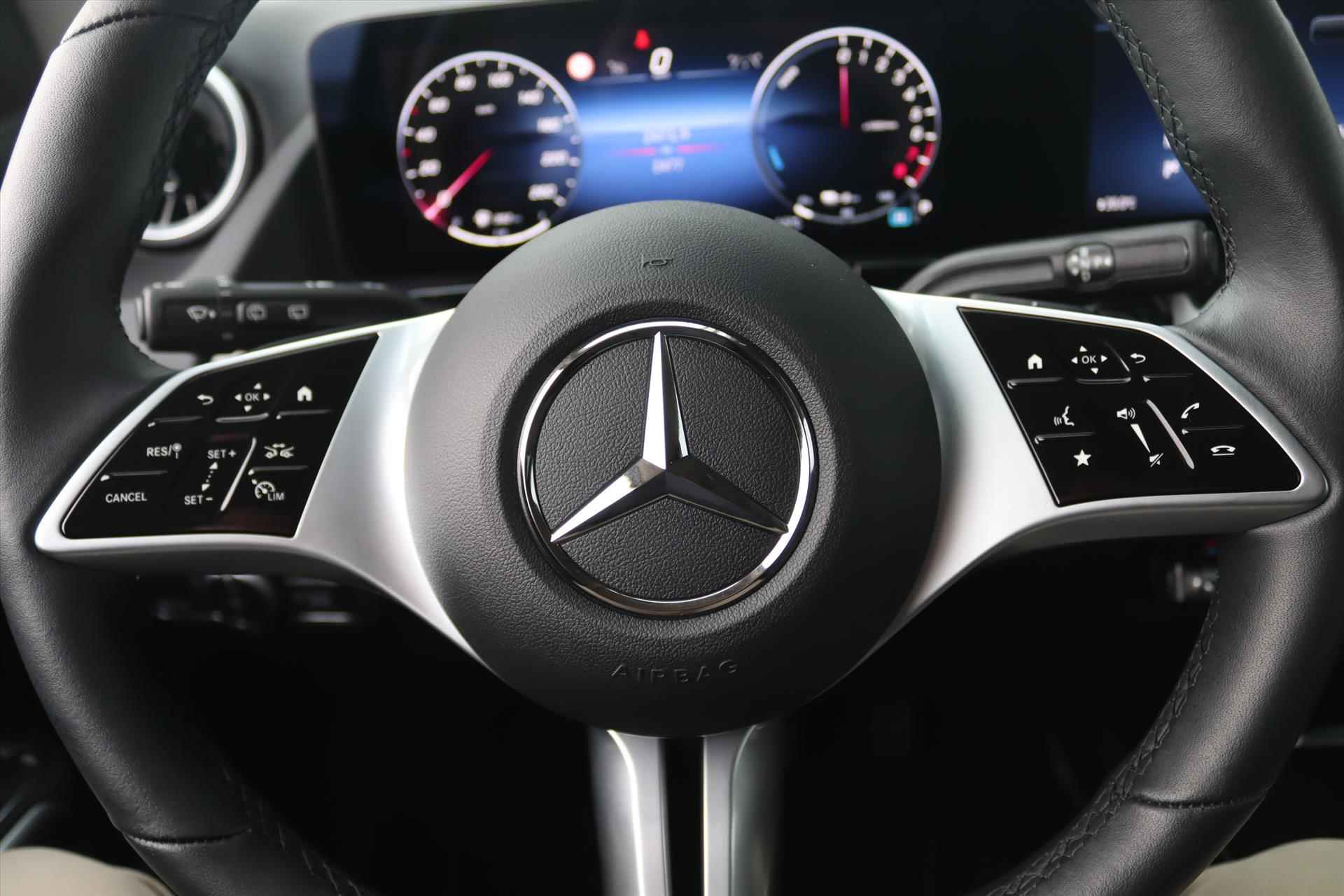 Mercedes GLA 250e 218PK AUTOMAAT STAR LUXURY LINE Navi | Trekhaak | 360 Camera | Widescreen | Carplay | 18 Inch Lm | Led | Stoel/stuurverw. | - 31/62