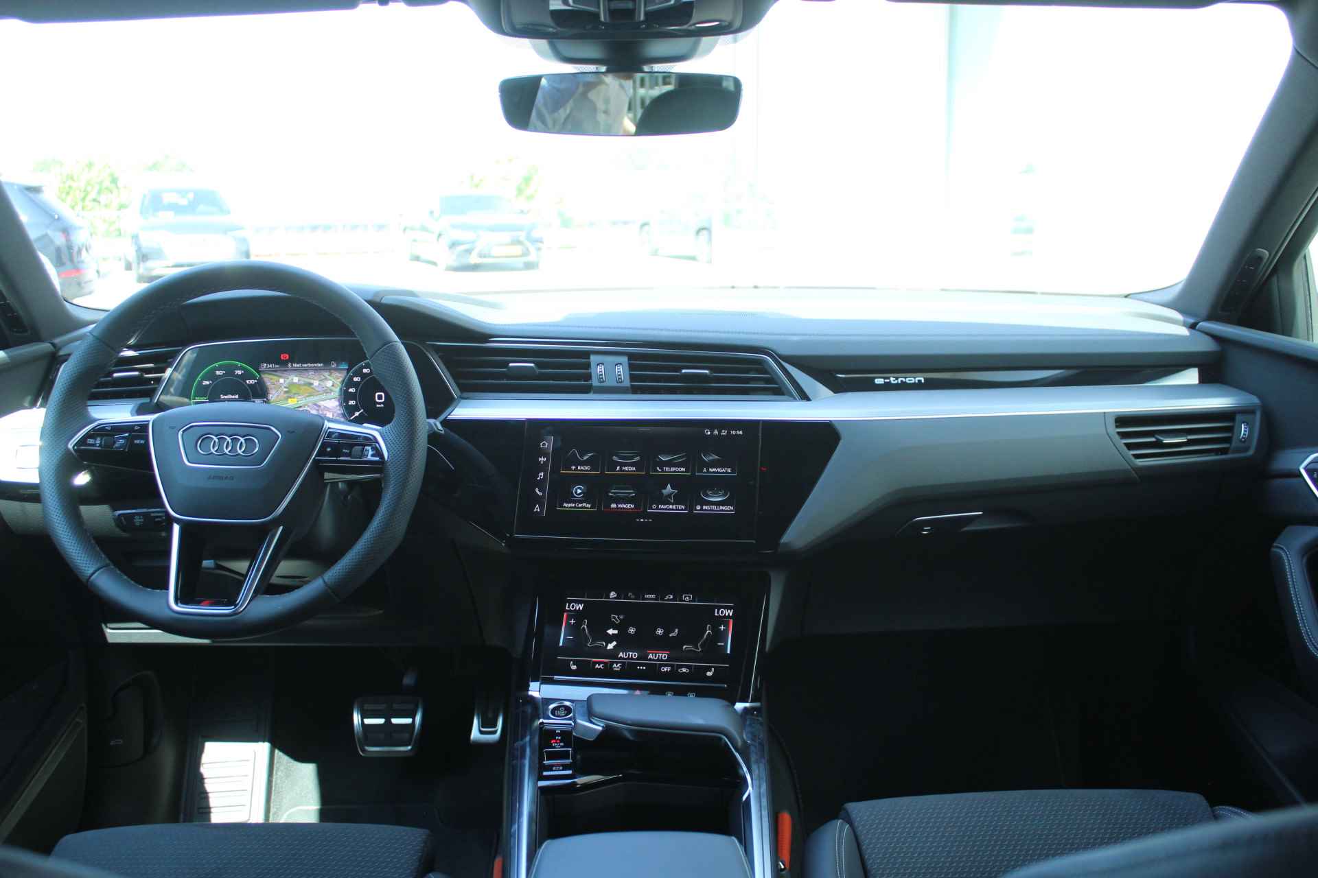 Audi Q8 e-tron 50 quattro 340Pk S Edition 95 kWh Demonstratievoertuig / Panoramadak / Lichtpakket Plus - 19/31