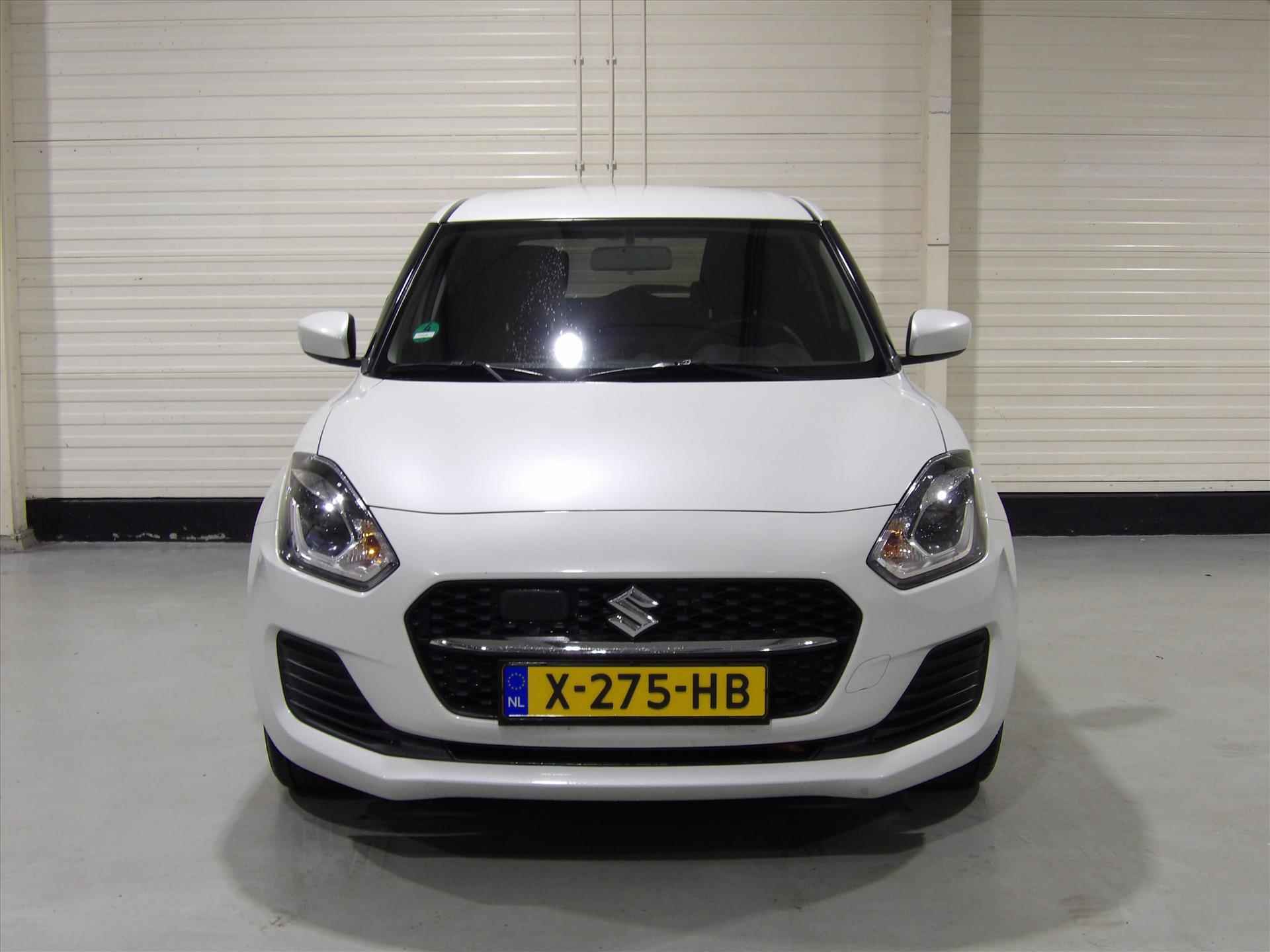 Suzuki Swift 1.2 DualJet 83pk Smart Hybrid S&S Comfort - 2/27