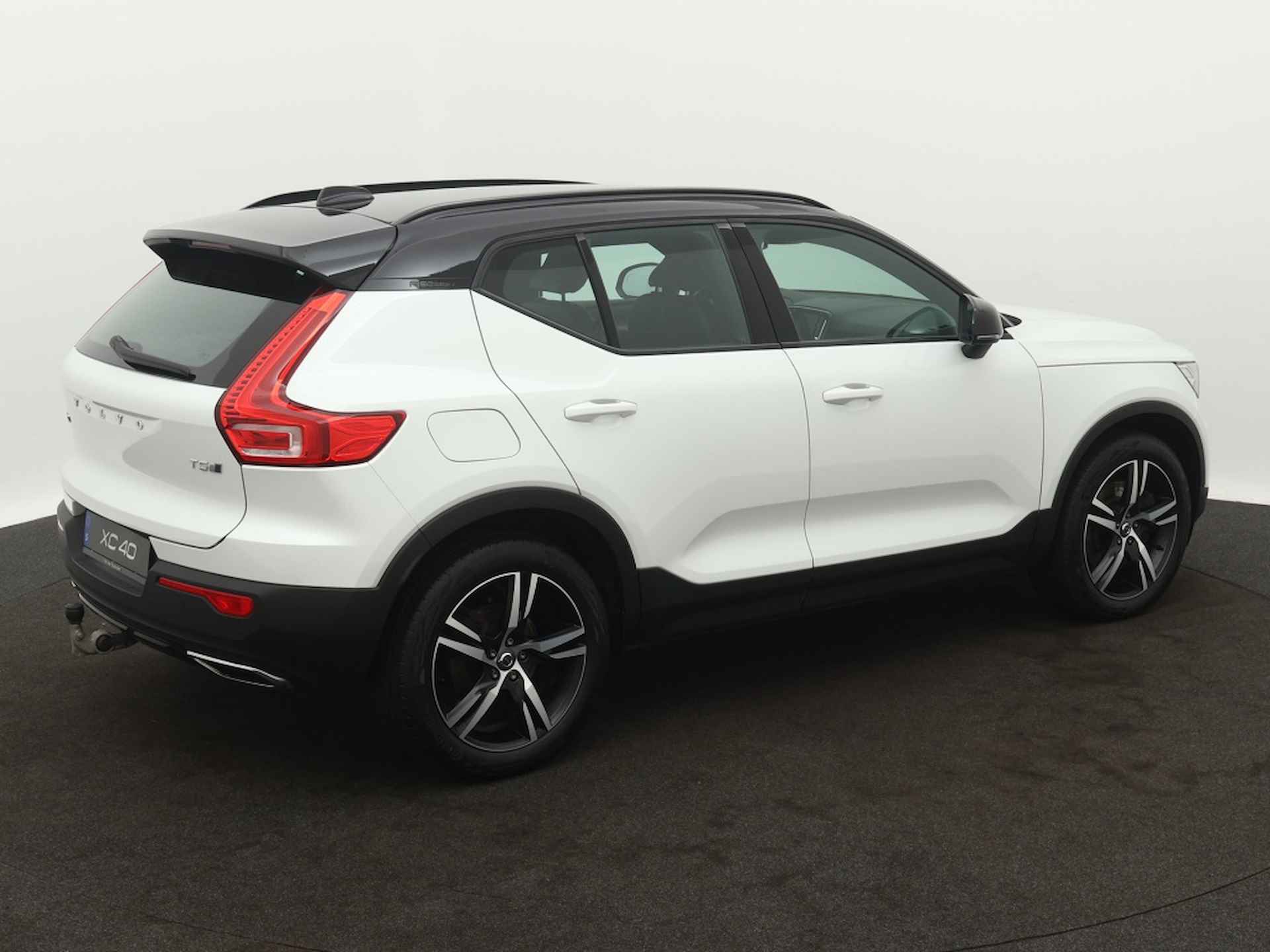 Volvo XC40 1.5 T5 R-Design | Memory Seats | Climate Pack | Camera | - 10/45