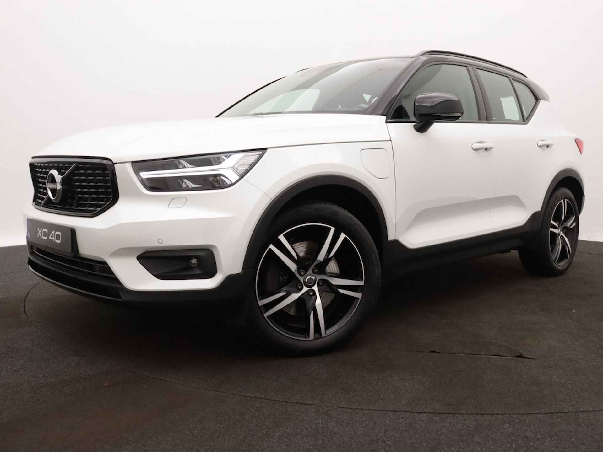 Volvo XC40 1.5 T5 R-Design | Memory Seats | Climate Pack | Camera | - 25/45