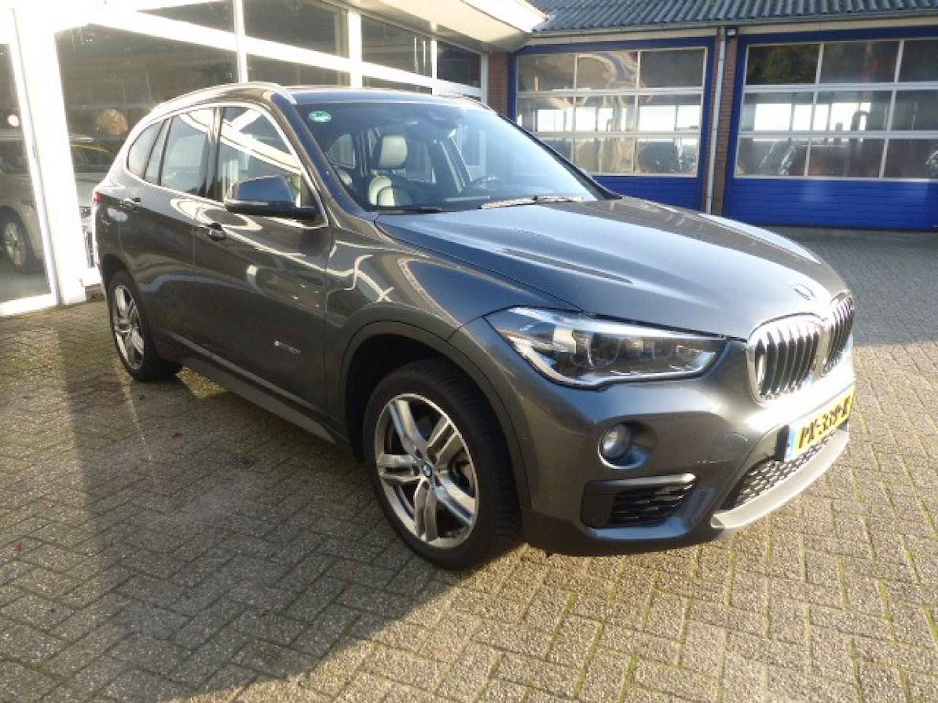 BMW X1 sDrive20i High Executive, donkere hemelbekl. Afn trekhaak - 7/42