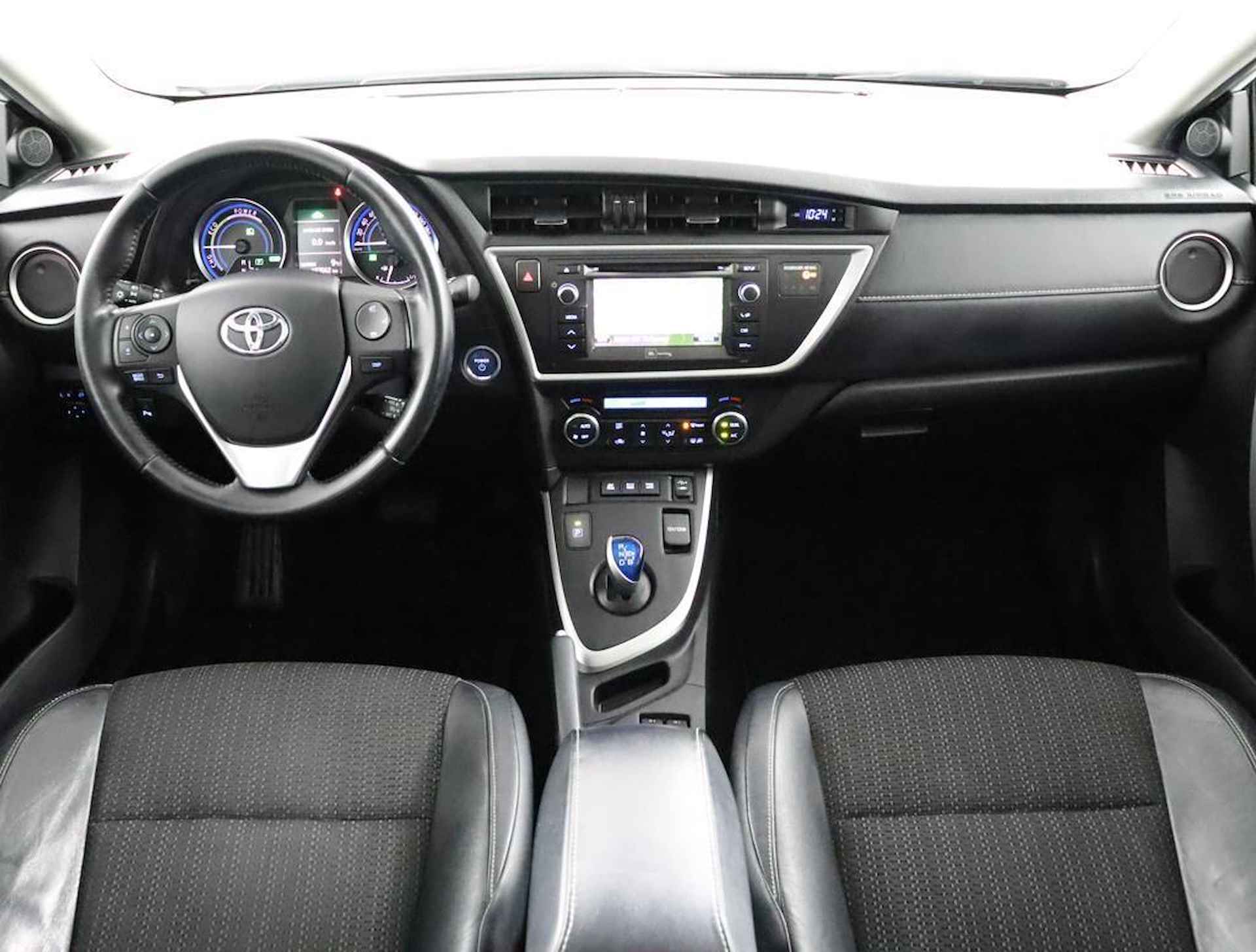 Toyota Auris Touring Sports 1.8 Hybrid Lease Pro | Navigatie | Stoelverwarming | Panoramadak  | Parkeer sensoren | - 4/57