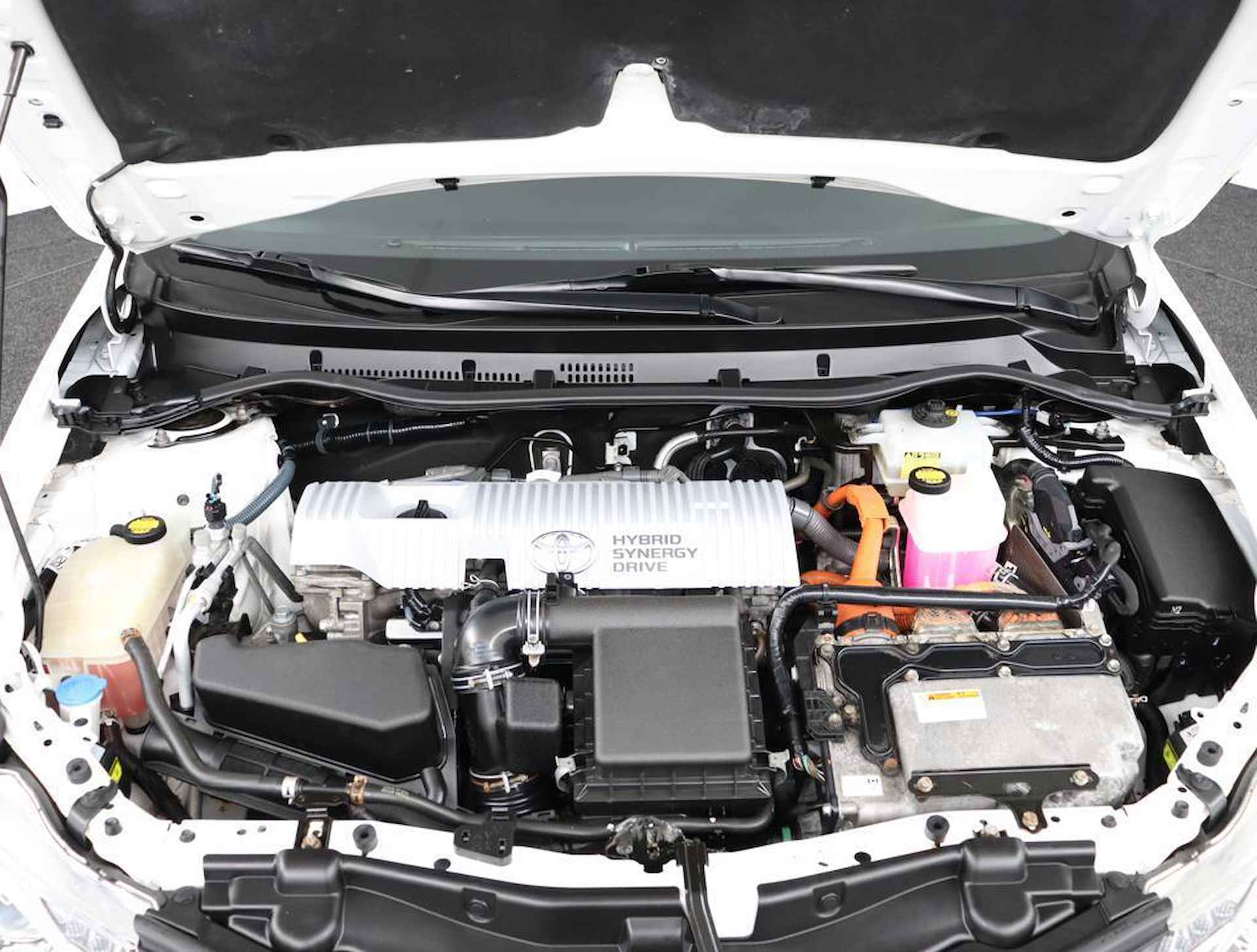 Toyota Auris Touring Sports 1.8 Hybrid Lease Pro | Navigatie | Stoelverwarming | Panoramadak  | Parkeer sensoren | - 34/57