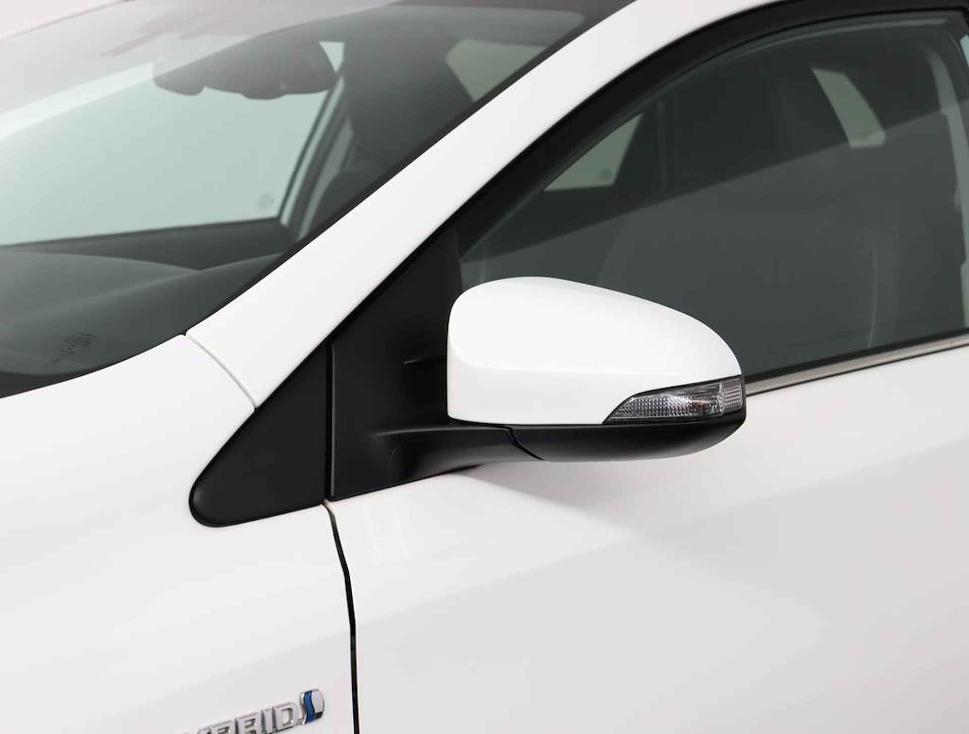 Toyota Auris Touring Sports 1.8 Hybrid Lease Pro | Navigatie | Stoelverwarming | Panoramadak  | Parkeer sensoren | - 36/57