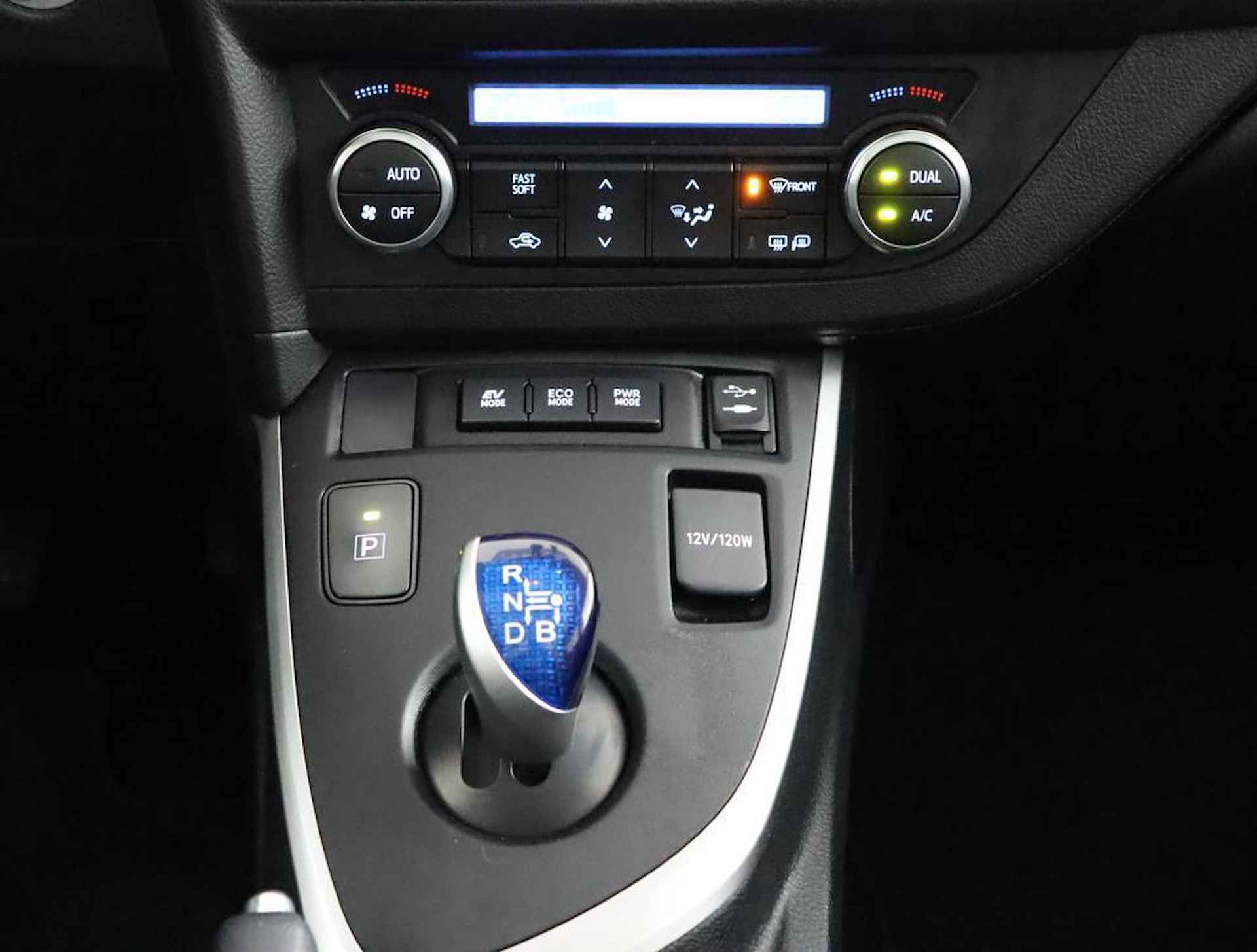 Toyota Auris Touring Sports 1.8 Hybrid Lease Pro | Navigatie | Stoelverwarming | Panoramadak  | Parkeer sensoren | - 48/57