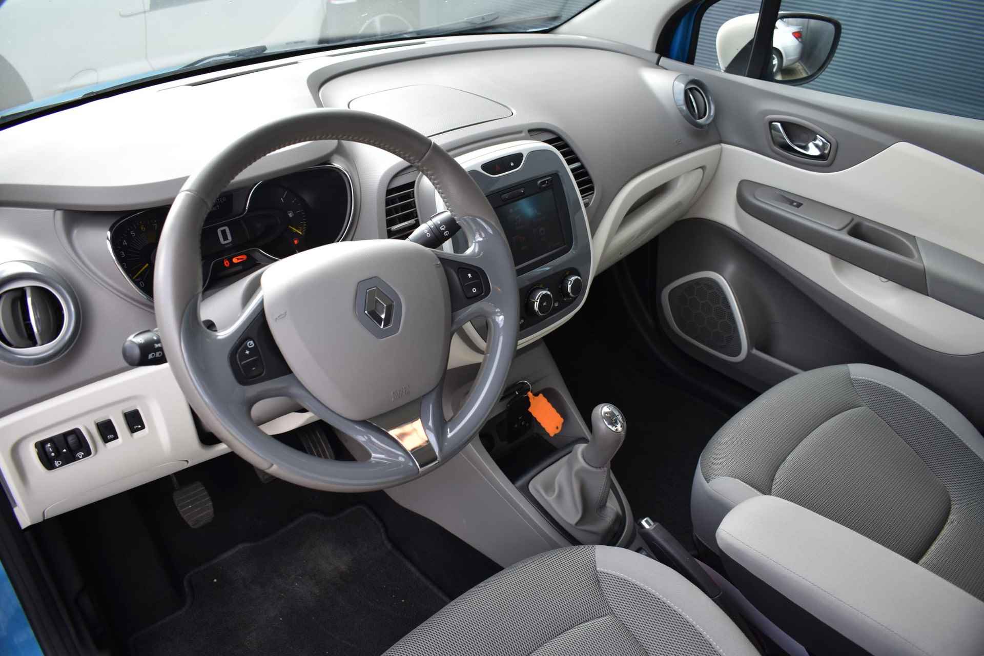 Renault Captur 0.9 TCe Expression 90pk | Parkeersensoren achter | Airco | Cruise Control | Keyless Entry | LMV 16'' - 13/35