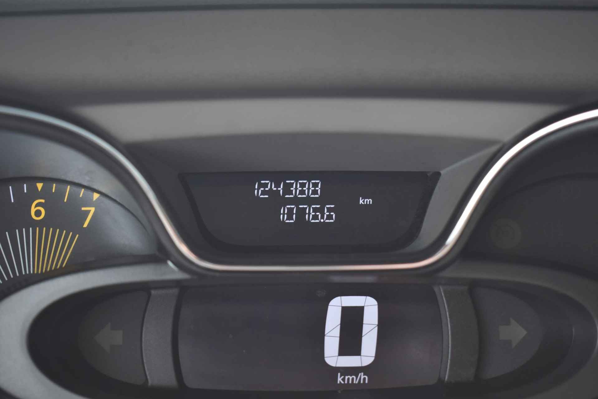 Renault Captur 0.9 TCe Expression 90pk | Parkeersensoren achter | Airco | Cruise Control | Keyless Entry | LMV 16'' - 28/35