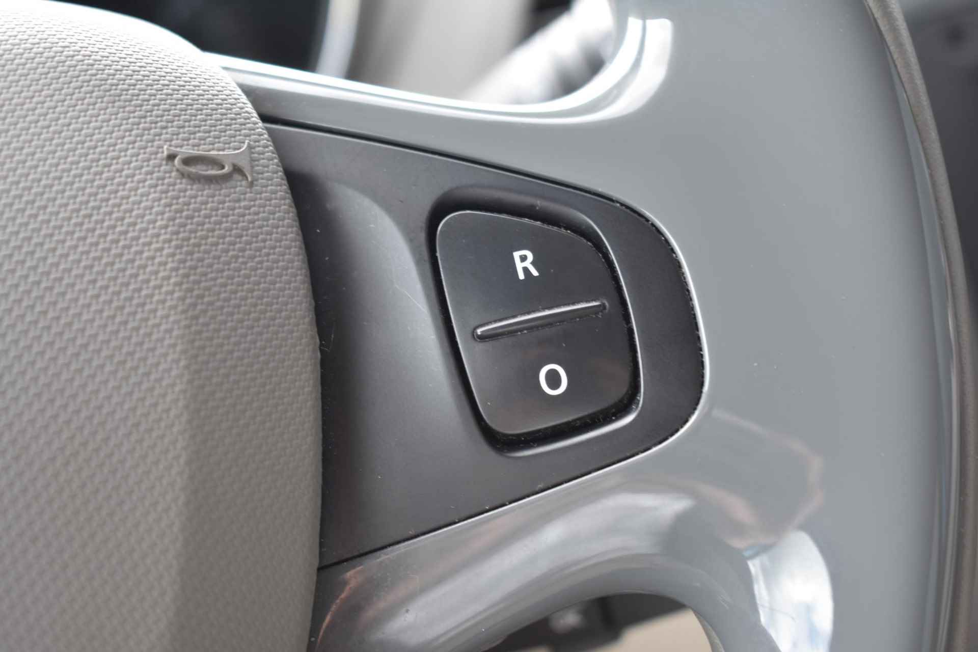 Renault Captur 0.9 TCe Expression 90pk | Parkeersensoren achter | Airco | Cruise Control | Keyless Entry | LMV 16'' - 30/35