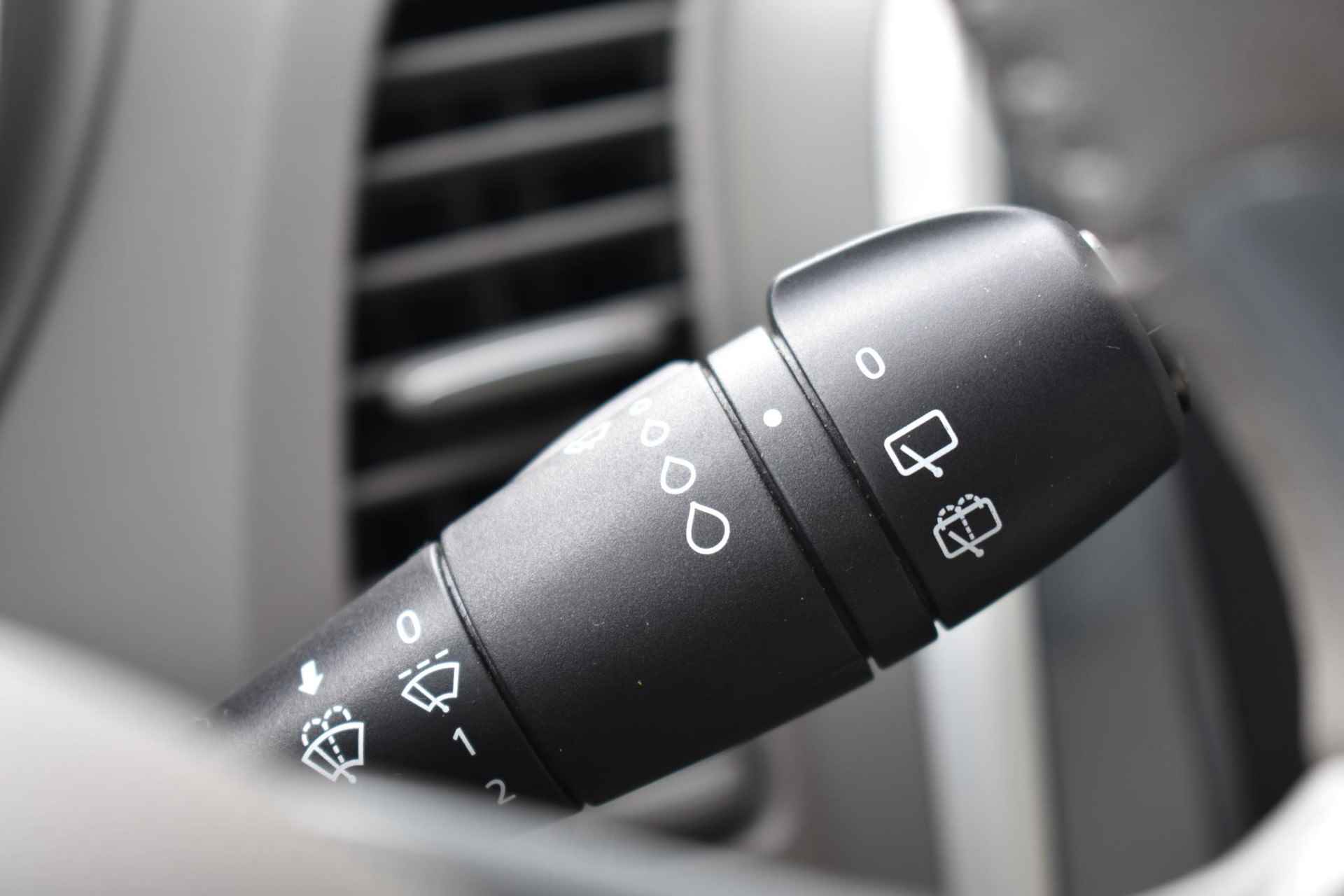 Renault Captur 0.9 TCe Expression 90pk | Parkeersensoren achter | Airco | Cruise Control | Keyless Entry | LMV 16'' - 32/35