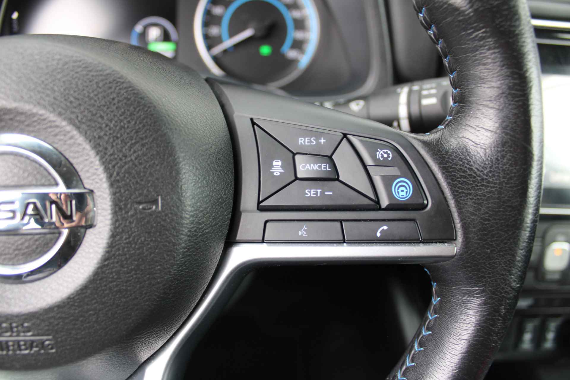 Nissan Leaf Tekna 40 kWh | Airco | Cruise | Camera | Navi | Trekhaak | PDC | - 15/36