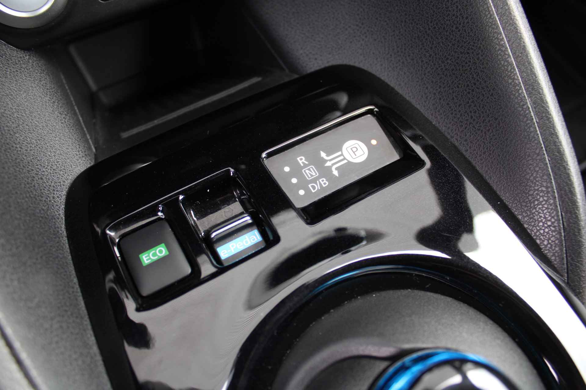 Nissan Leaf Tekna 40 kWh | Airco | Cruise | Camera | Navi | Trekhaak | PDC | - 22/36