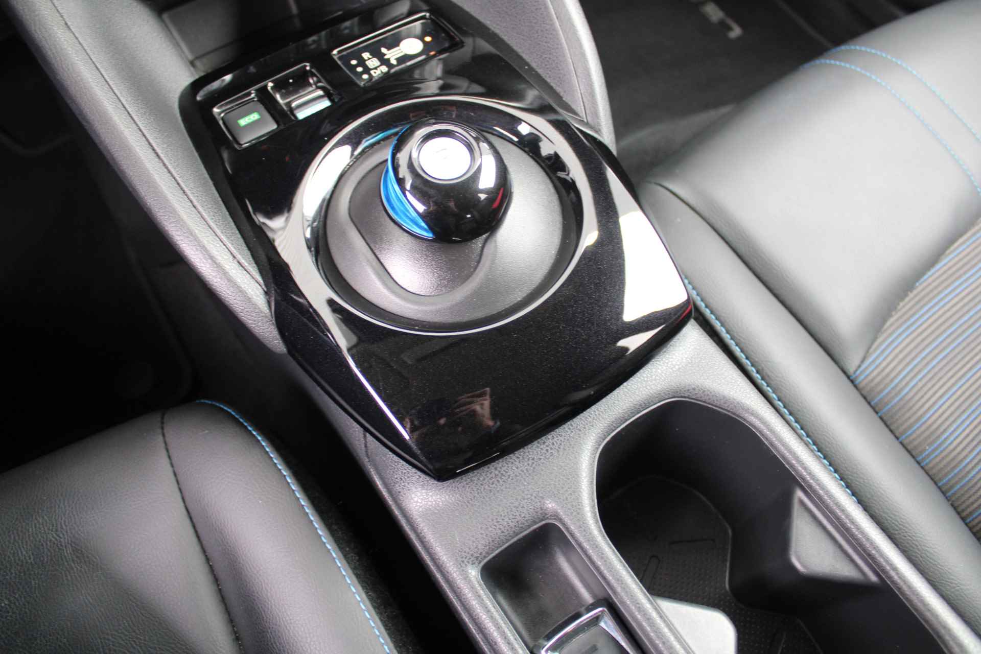 Nissan Leaf Tekna 40 kWh | Airco | Cruise | Camera | Navi | Trekhaak | PDC | - 23/36