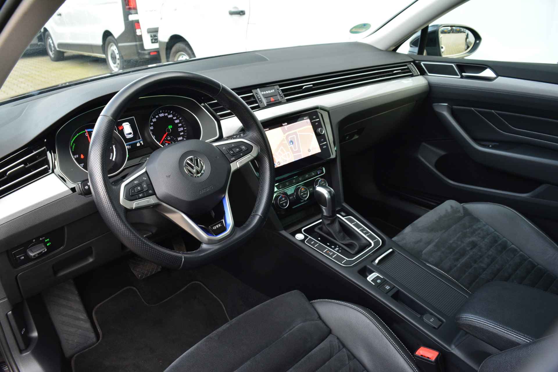 Volkswagen Passat Variant 1.4 TSI PHEV GTE Business | Pano | ACC | Camera | - 10/32