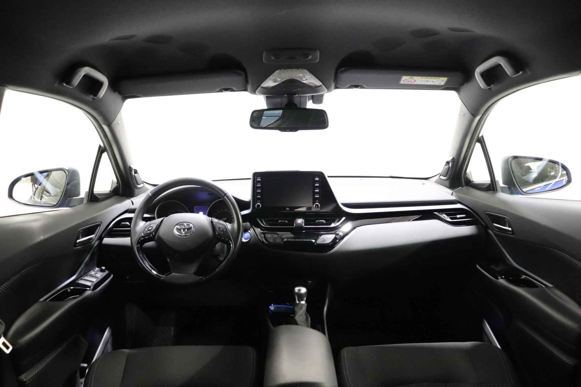 Toyota C-HR 1.8 Hybrid First Edition, JBL, Stoelverwarming, Apple Carplay/Android Auto, BSM, Parkeersensoren voor en achter, Climate & Cruise control! - 3/47