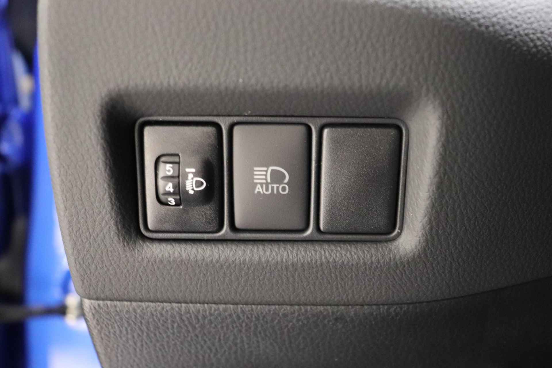 Toyota C-HR 1.8 Hybrid First Edition, JBL, Stoelverwarming, Apple Carplay/Android Auto, BSM, Parkeersensoren voor en achter, Climate & Cruise control! - 16/47