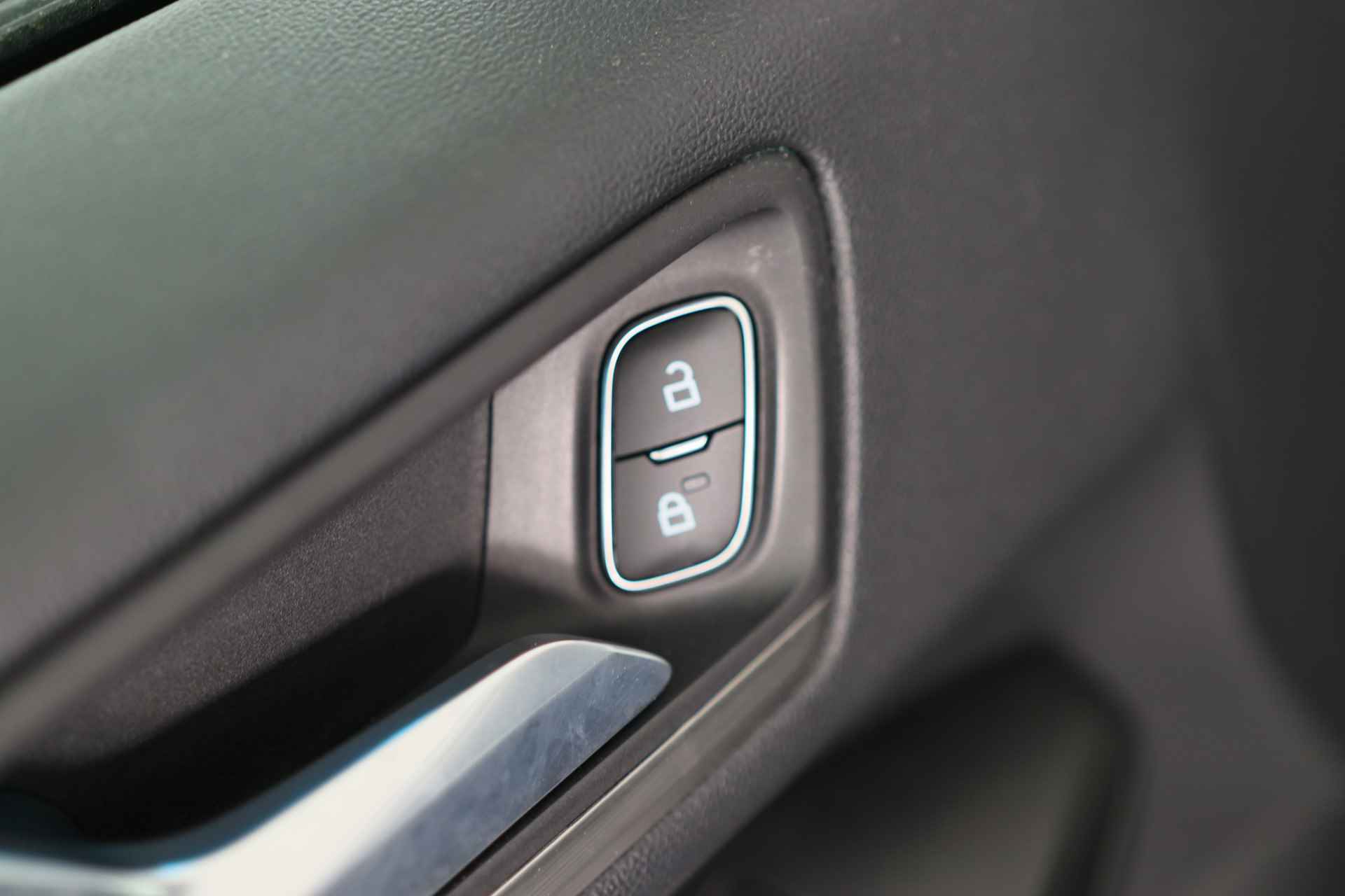 Ford FOCUS Wagon 1.0 EcoBoost Titanium Business | 1e Eigenaar! | LED | Winterpack | AGR | Trekhaak | Navi | Clima | Parkeersensoren | keyless | C - 38/42