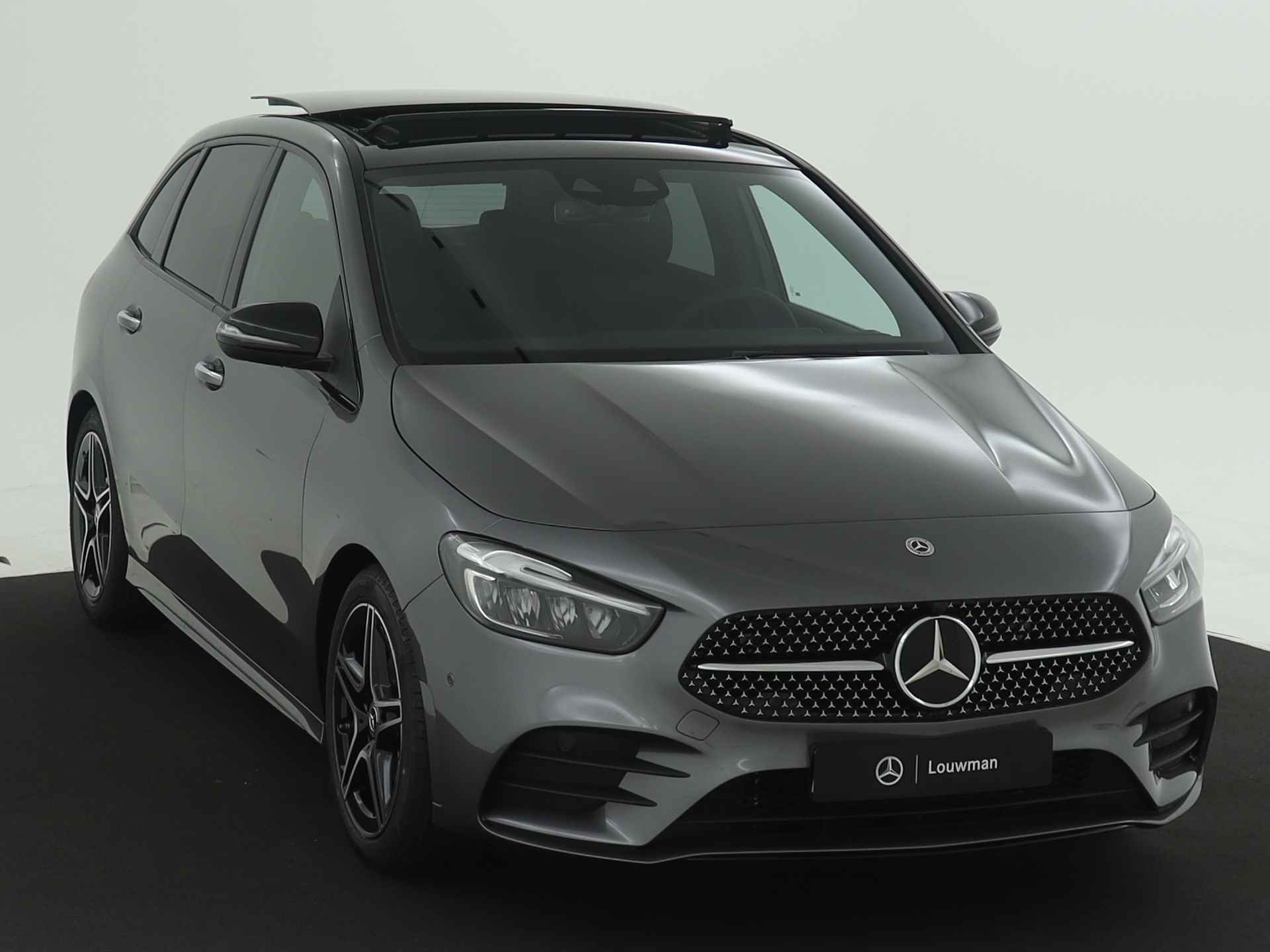 Mercedes-Benz B-Klasse 180 AMG Line | Premium Pakket | Rijassistentiepakket | Nightpakket | Panoramaschuifdak | Keyless-Go comfortpakket | Sfeerverlichting | USB-pakket plus | Achteruitrijcamera | - 23/39