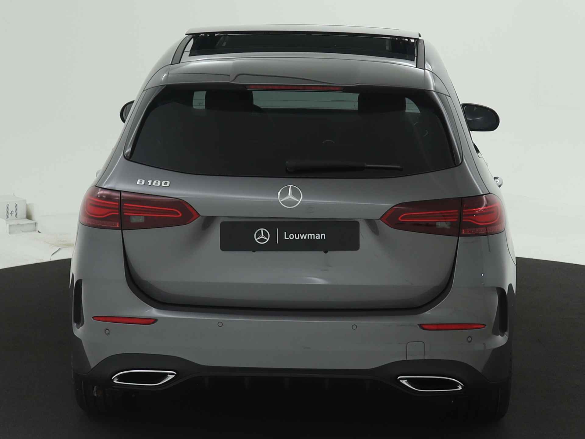 Mercedes-Benz B-Klasse 180 AMG Line | Premium Pakket | Rijassistentiepakket | Nightpakket | Panoramaschuifdak | Keyless-Go comfortpakket | Sfeerverlichting | USB-pakket plus | Achteruitrijcamera | - 24/39