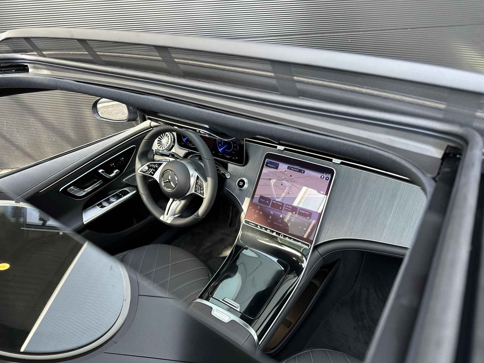 Mercedes-Benz EQE 300 Luxury Line | Premium | Panoramadak | Achteruitrijcamera | Memorystoelen Verwarmd | Apple & Android Carplay - 4/11