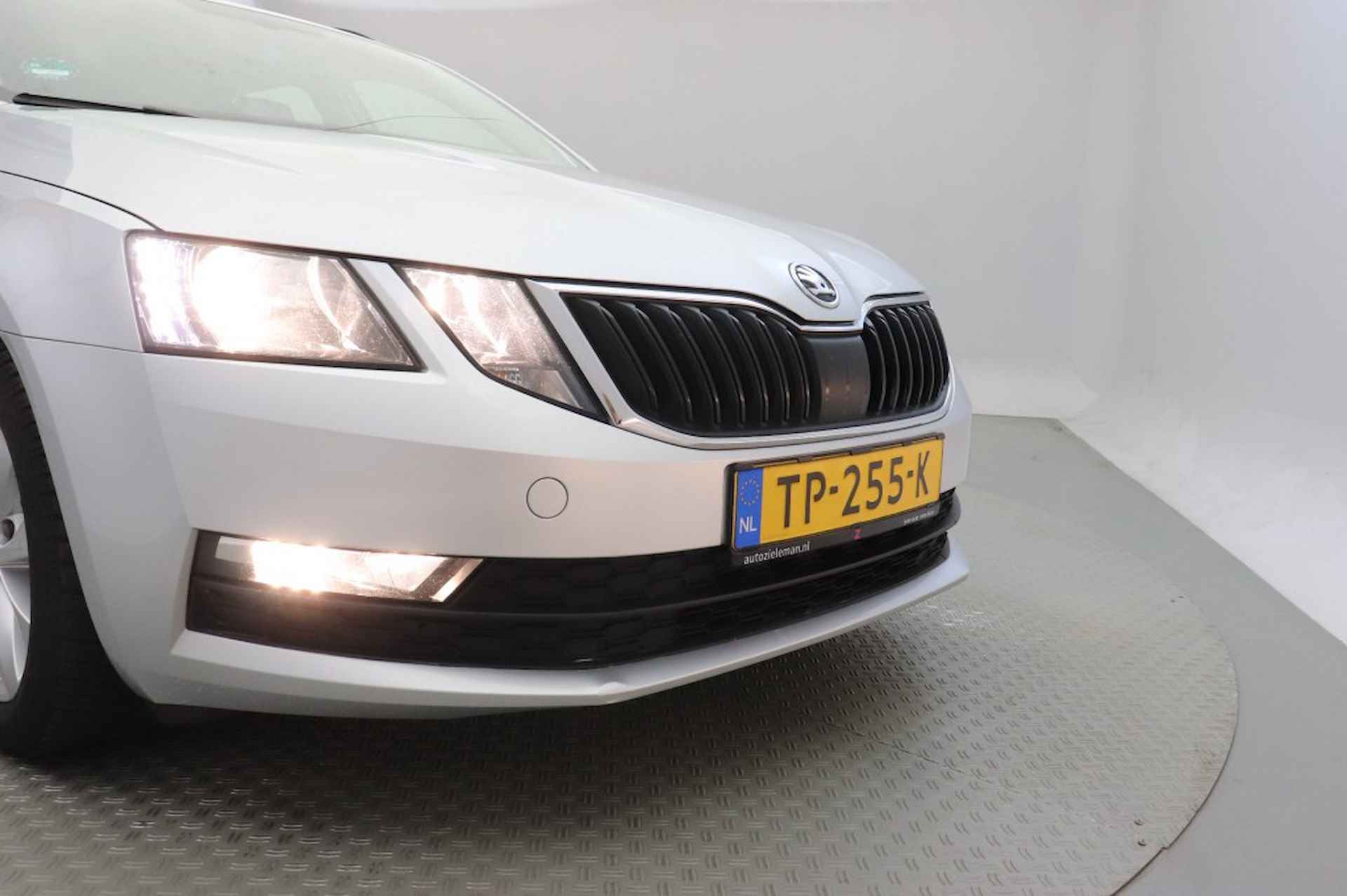 SKODA Octavia 1.6 TDI Combi Ambition Business Automaat - Carplay, Navi - 31/32