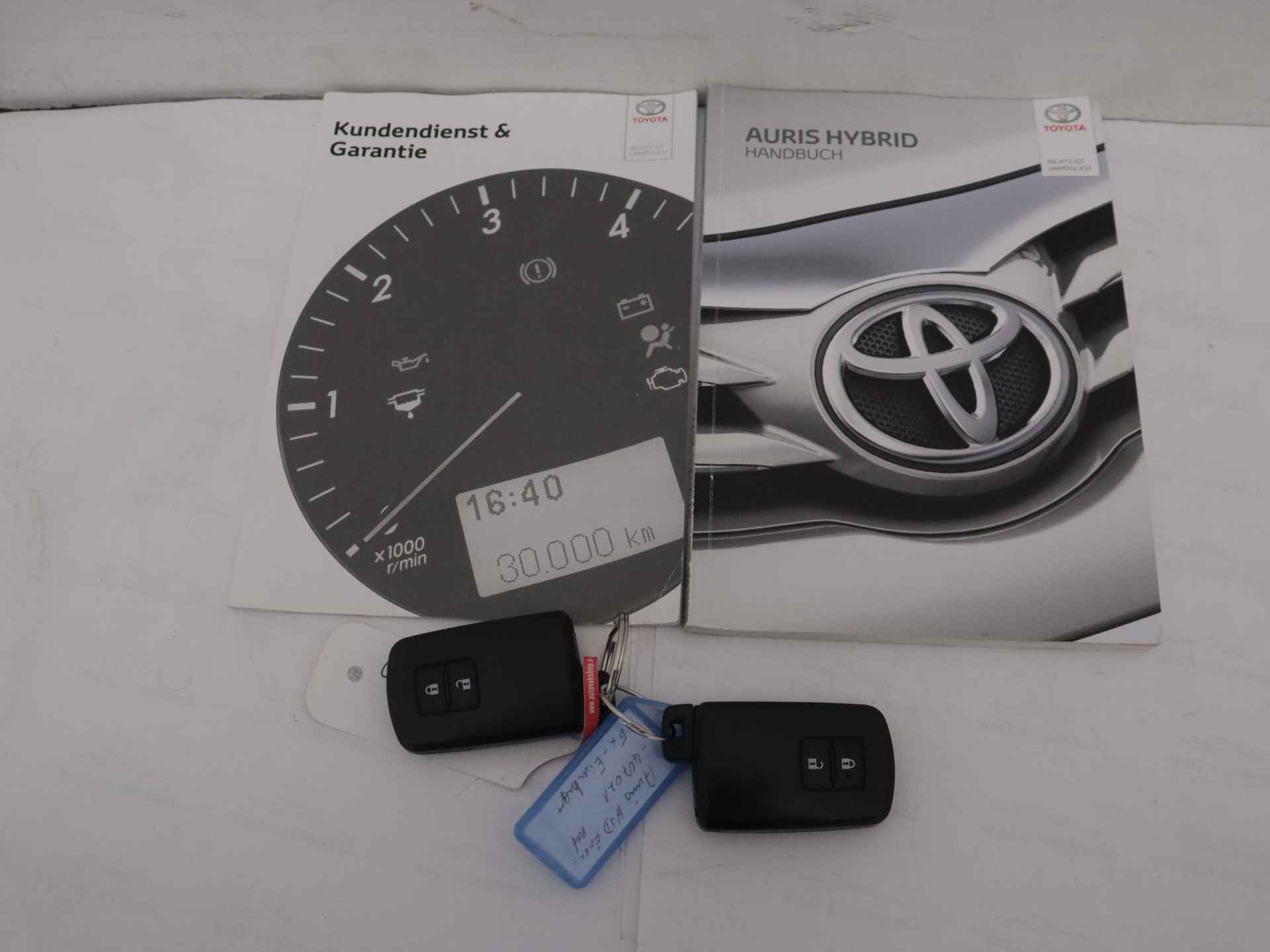 Toyota Auris 1.8 Hybrid Executive Limited | Stoelverwarming | LED | Parkeercamera | - 14/42