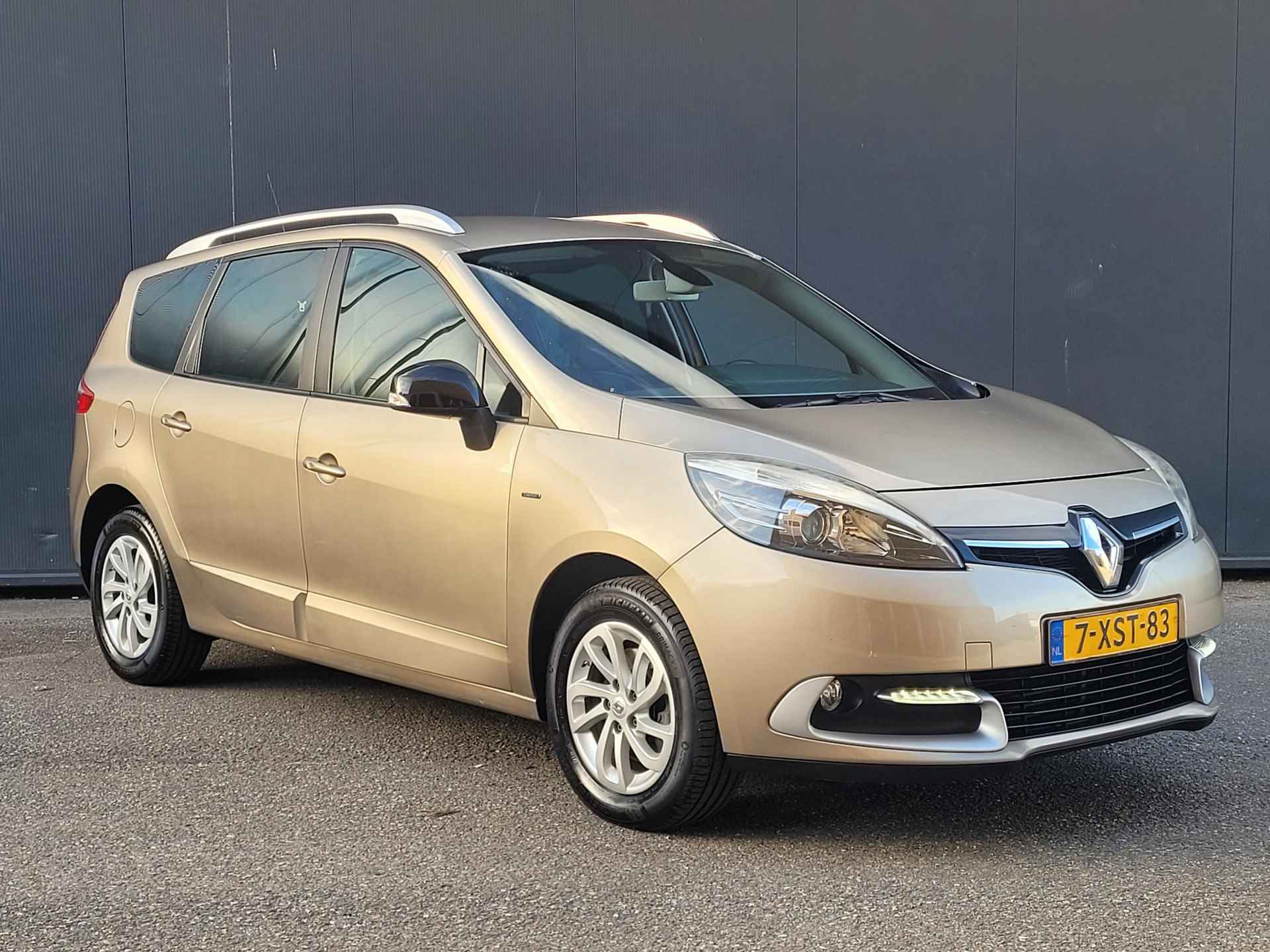 Renault Grand Scénic 1.2 TCe Limited 1e Eigenaar | Navi | Cruise & climate control | Metallic lak | Bovag garantie | NAP - 4/28