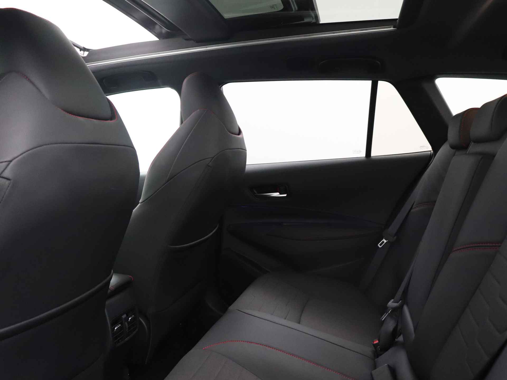 Toyota Corolla Touring Sports 2.0 Hybrid Executive | Navigatie | Apple Carplay/Android Auto | Orgineel NL Auto - 15/41