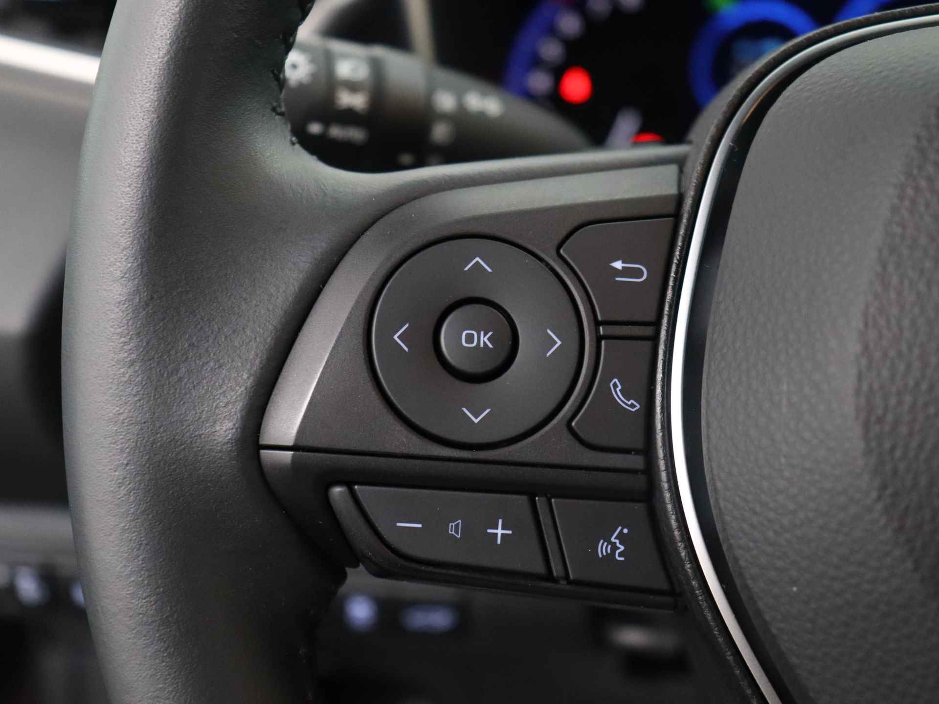 Toyota Corolla Touring Sports 2.0 Hybrid Executive | Navigatie | Apple Carplay/Android Auto | Orgineel NL Auto - 17/41