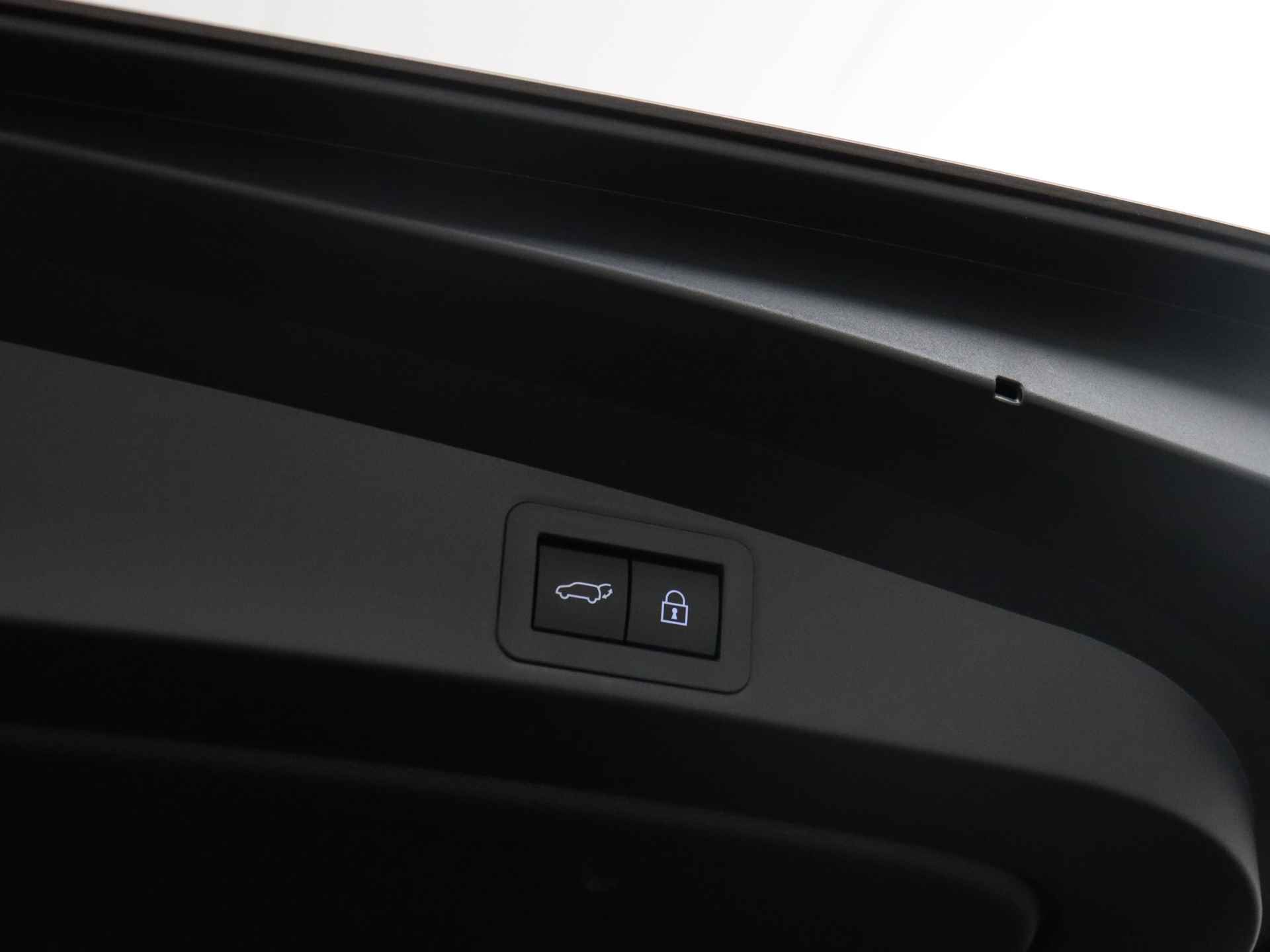 Toyota Corolla Touring Sports 2.0 Hybrid Executive | Navigatie | Apple Carplay/Android Auto | Orgineel NL Auto - 35/41