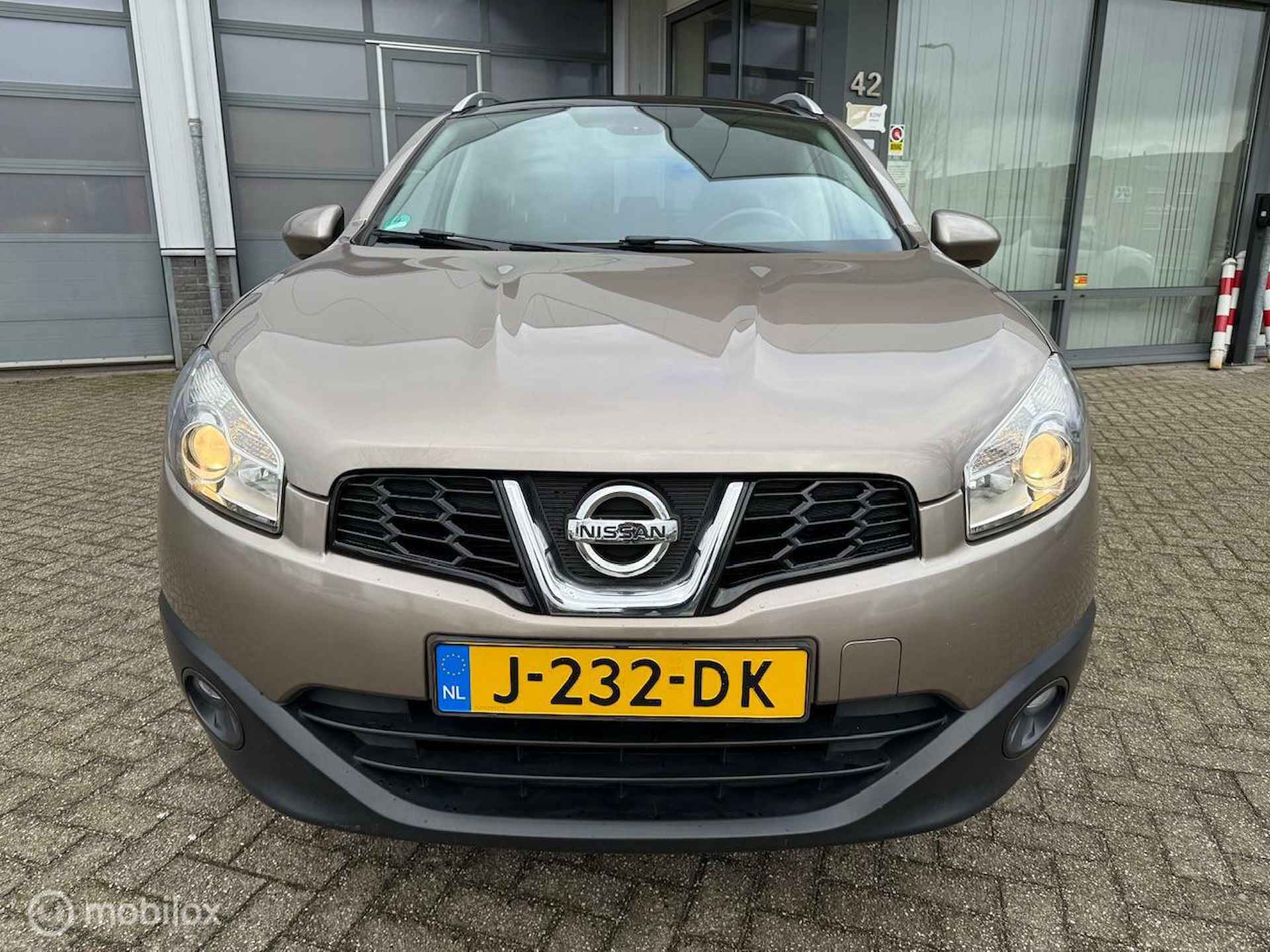 NISSAN QASHQAI +2 2.0 OPTIMA 7 PERSONEN 12 MND BOVAG RIJKLAAR PRIJS - 2/26