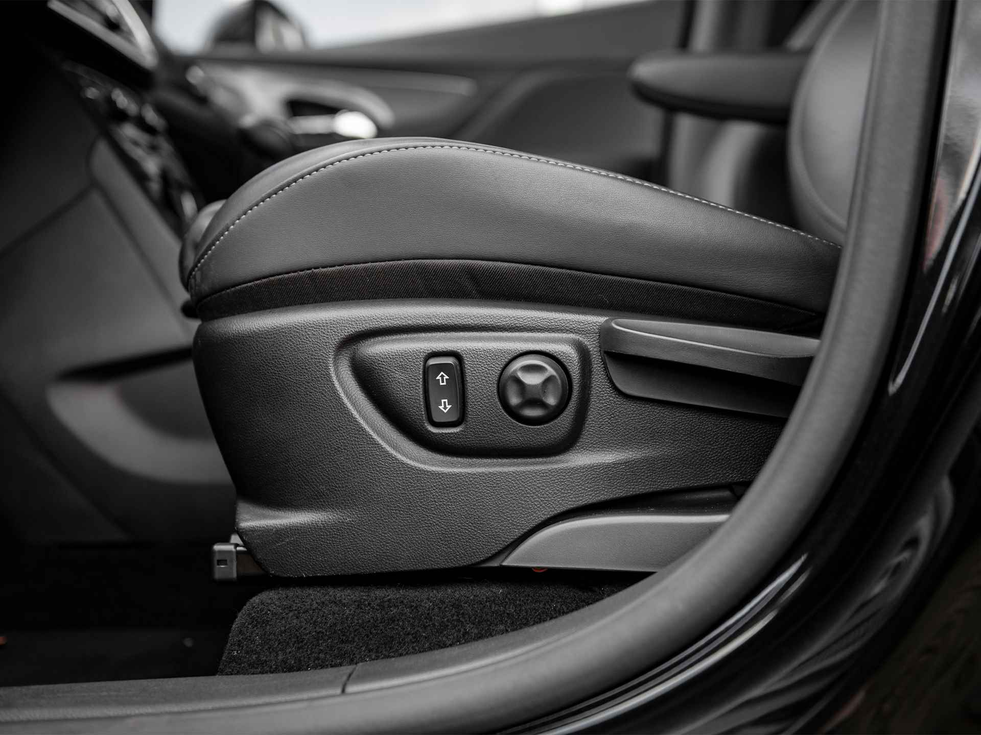 Opel Mokka X 1.4 Turbo Innovation | Leder | Schuifdak | LED koplampen | AFL | Apple Carplay | Fabrieksnavi | Stoel-/stuurverwarming | Trekhaak | 19" Lichtmetaal - 16/53