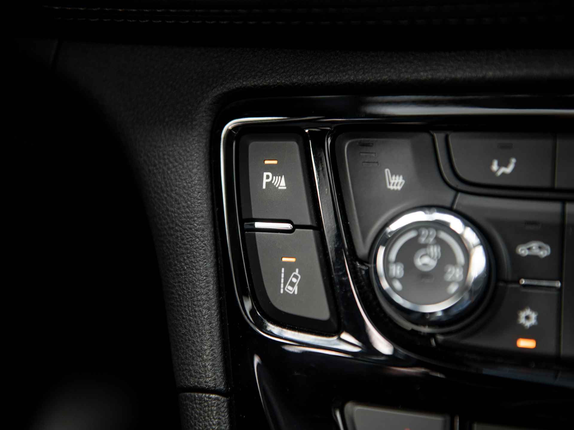 Opel Mokka X 1.4 Turbo Innovation | Leder | Schuifdak | LED koplampen | AFL | Apple Carplay | Fabrieksnavi | Stoel-/stuurverwarming | Trekhaak | 19" Lichtmetaal - 26/53