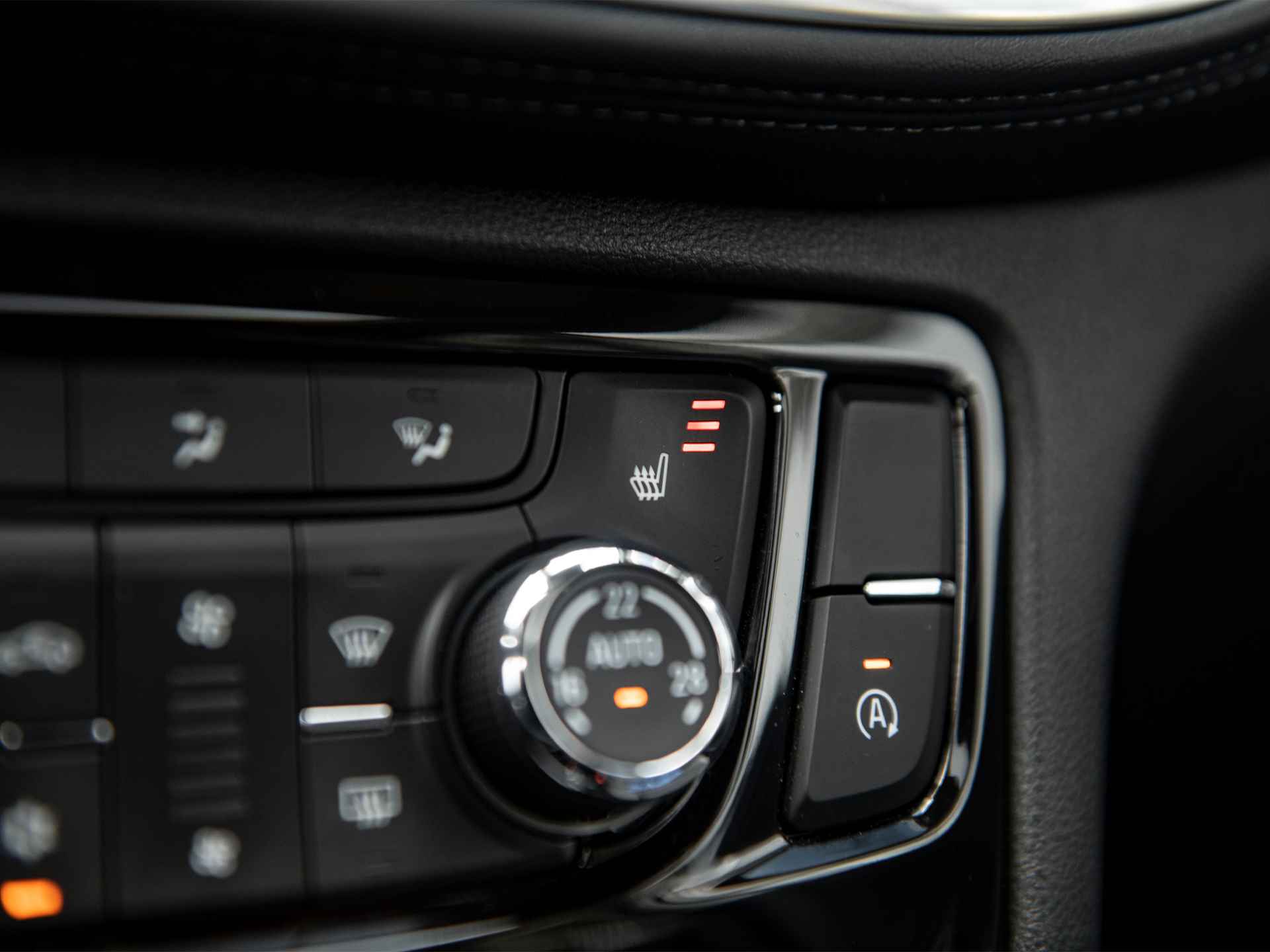 Opel Mokka X 1.4 Turbo Innovation | Leder | Schuifdak | LED koplampen | AFL | Apple Carplay | Fabrieksnavi | Stoel-/stuurverwarming | Trekhaak | 19" Lichtmetaal - 27/53