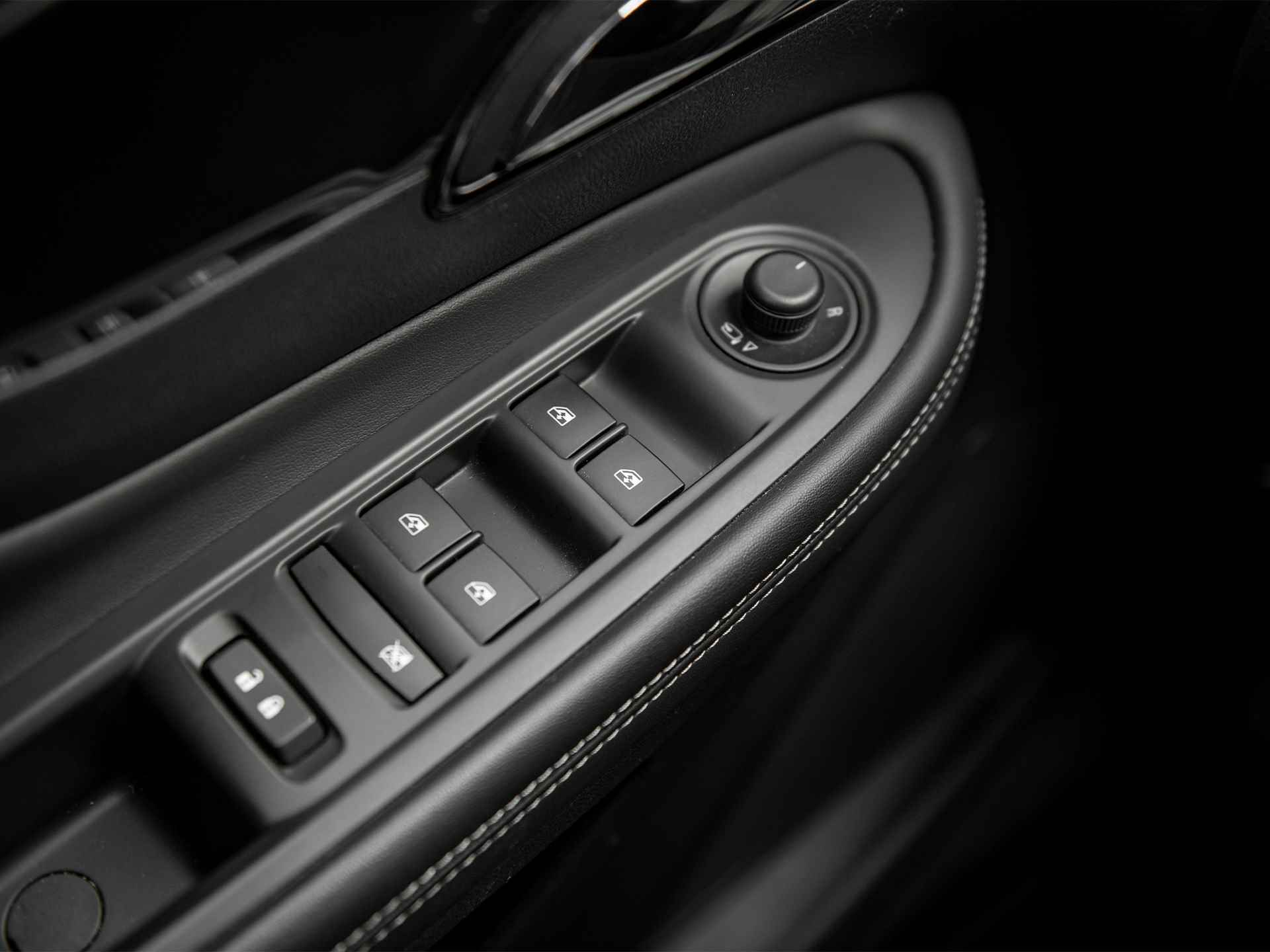 Opel Mokka X 1.4 Turbo Innovation | Leder | Schuifdak | LED koplampen | AFL | Apple Carplay | Fabrieksnavi | Stoel-/stuurverwarming | Trekhaak | 19" Lichtmetaal - 45/53