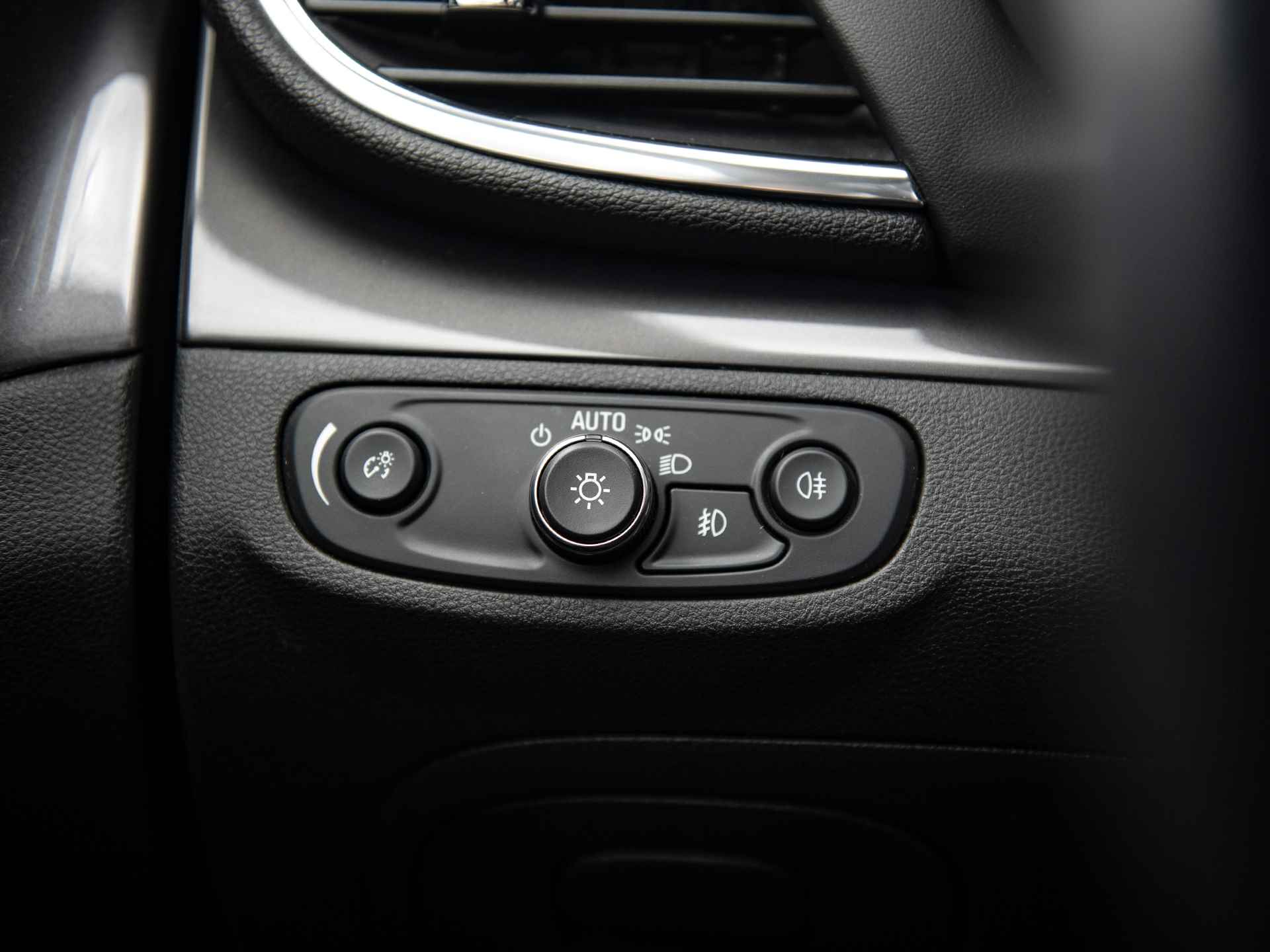 Opel Mokka X 1.4 Turbo Innovation | Leder | Schuifdak | LED koplampen | AFL | Apple Carplay | Fabrieksnavi | Stoel-/stuurverwarming | Trekhaak | 19" Lichtmetaal - 46/53