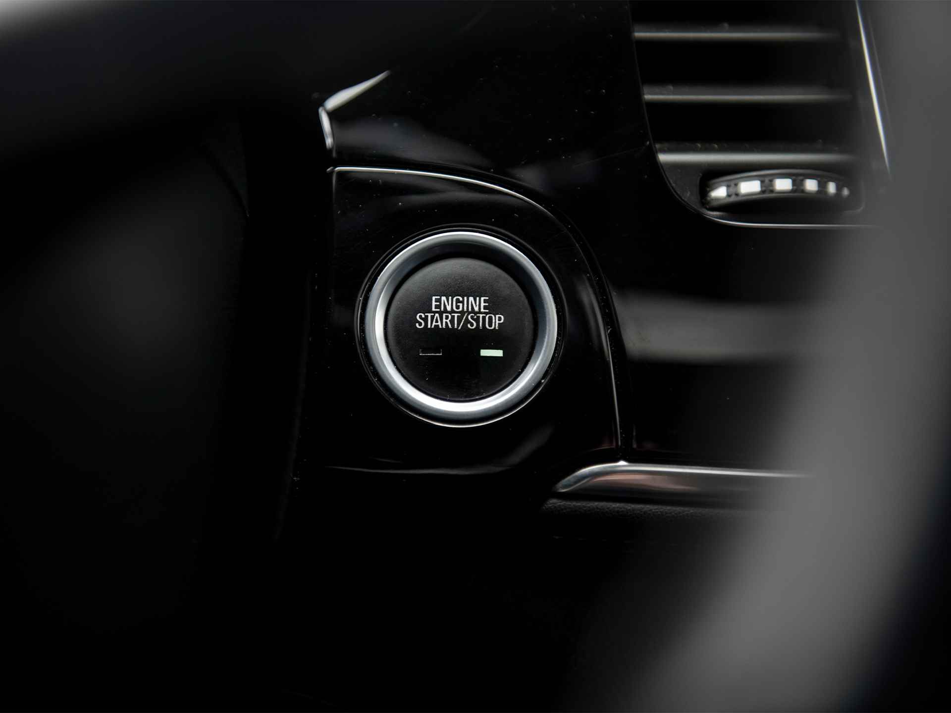 Opel Mokka X 1.4 Turbo Innovation | Leder | Schuifdak | LED koplampen | AFL | Apple Carplay | Fabrieksnavi | Stoel-/stuurverwarming | Trekhaak | 19" Lichtmetaal - 48/53