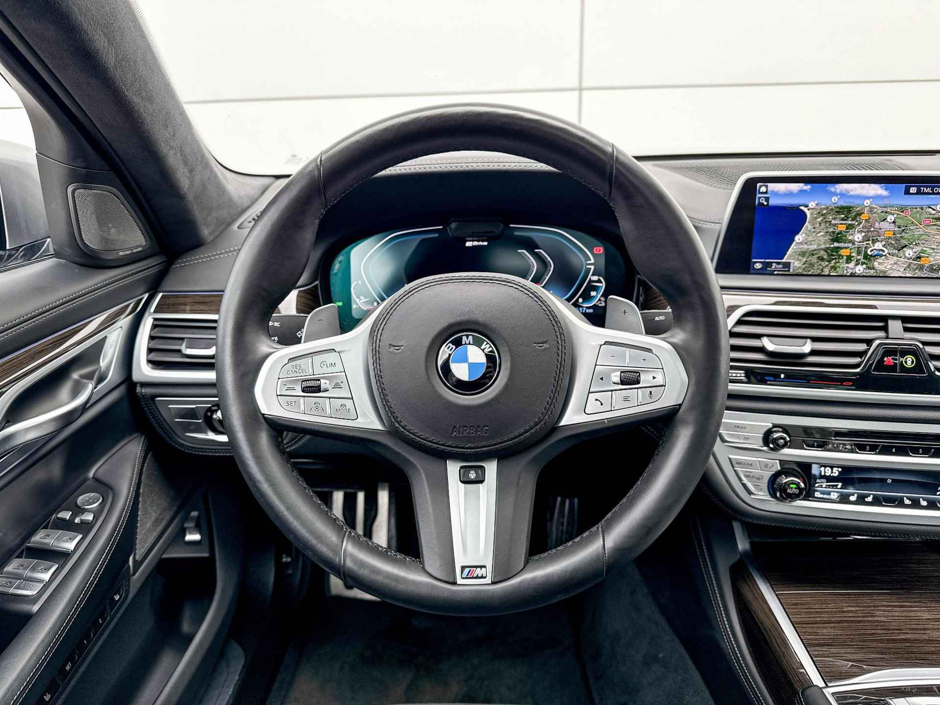 BMW 7 Serie 745e High Executive | M Sport | Glazen Panoramadak | Stoelventilatie | Harman Kardon | - 12/27