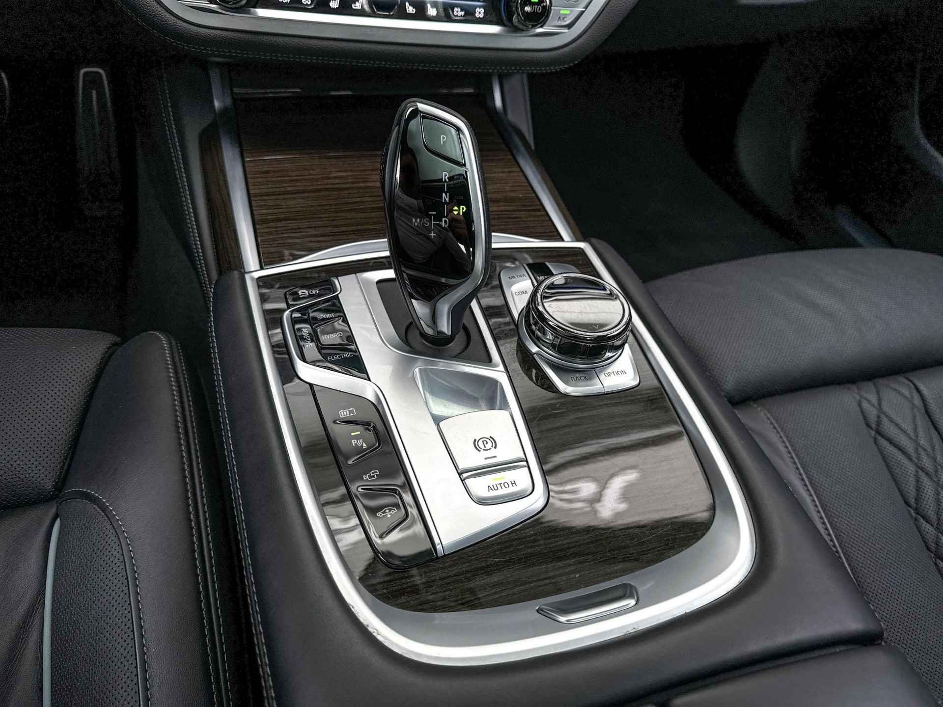 BMW 7 Serie 745e High Executive | M Sport | Glazen Panoramadak | Stoelventilatie | Harman Kardon | - 15/27