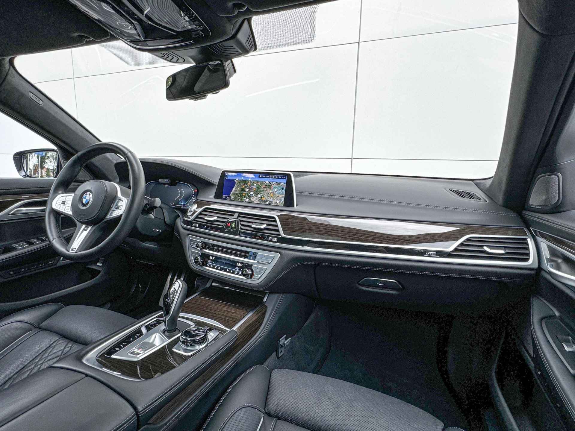 BMW 7 Serie 745e High Executive | M Sport | Glazen Panoramadak | Stoelventilatie | Harman Kardon | - 18/27