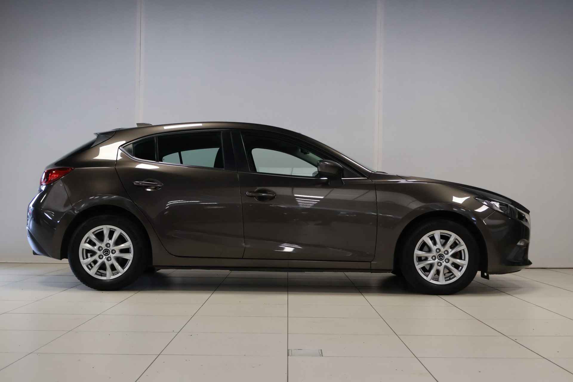 Mazda 3 2.0 TS Trekhaak | Dealer onderhouden | All season banden | - 4/22