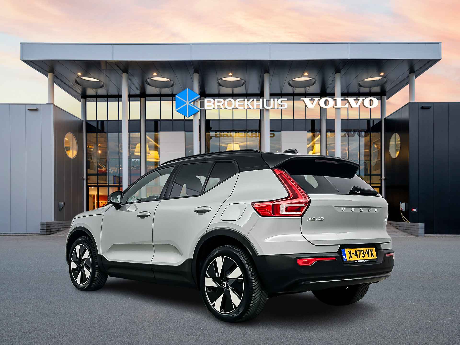 Volvo XC40 Single Motor Extended Range Plus 82 kWh | Nubuck stoelen | Extra getint glas | Stoel/stuurverwarming | Warmtepomp | Adaptieve cr - 5/34